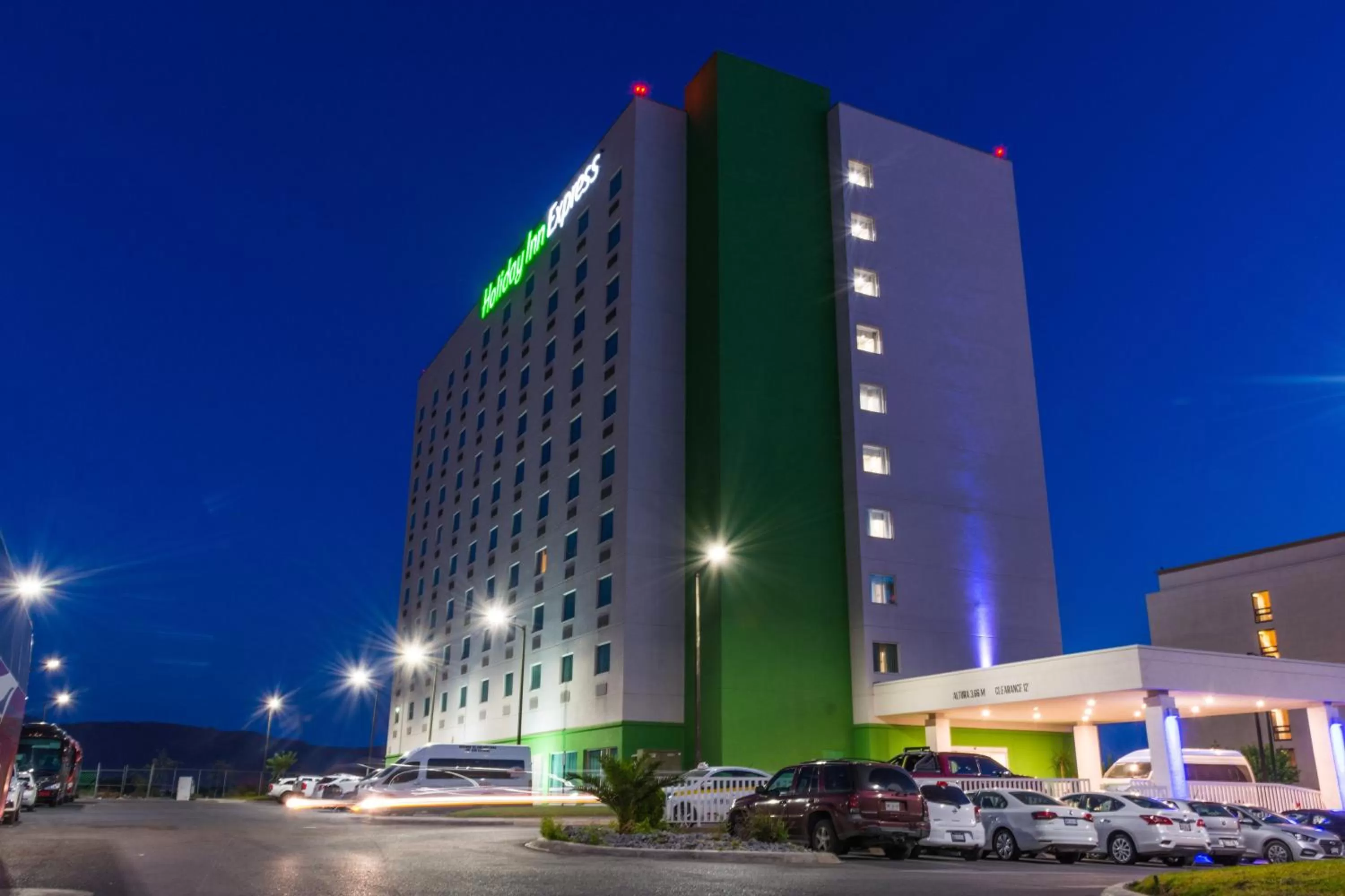 Property building in Holiday Inn Express Saltillo Zona Aeropuerto by IHG
