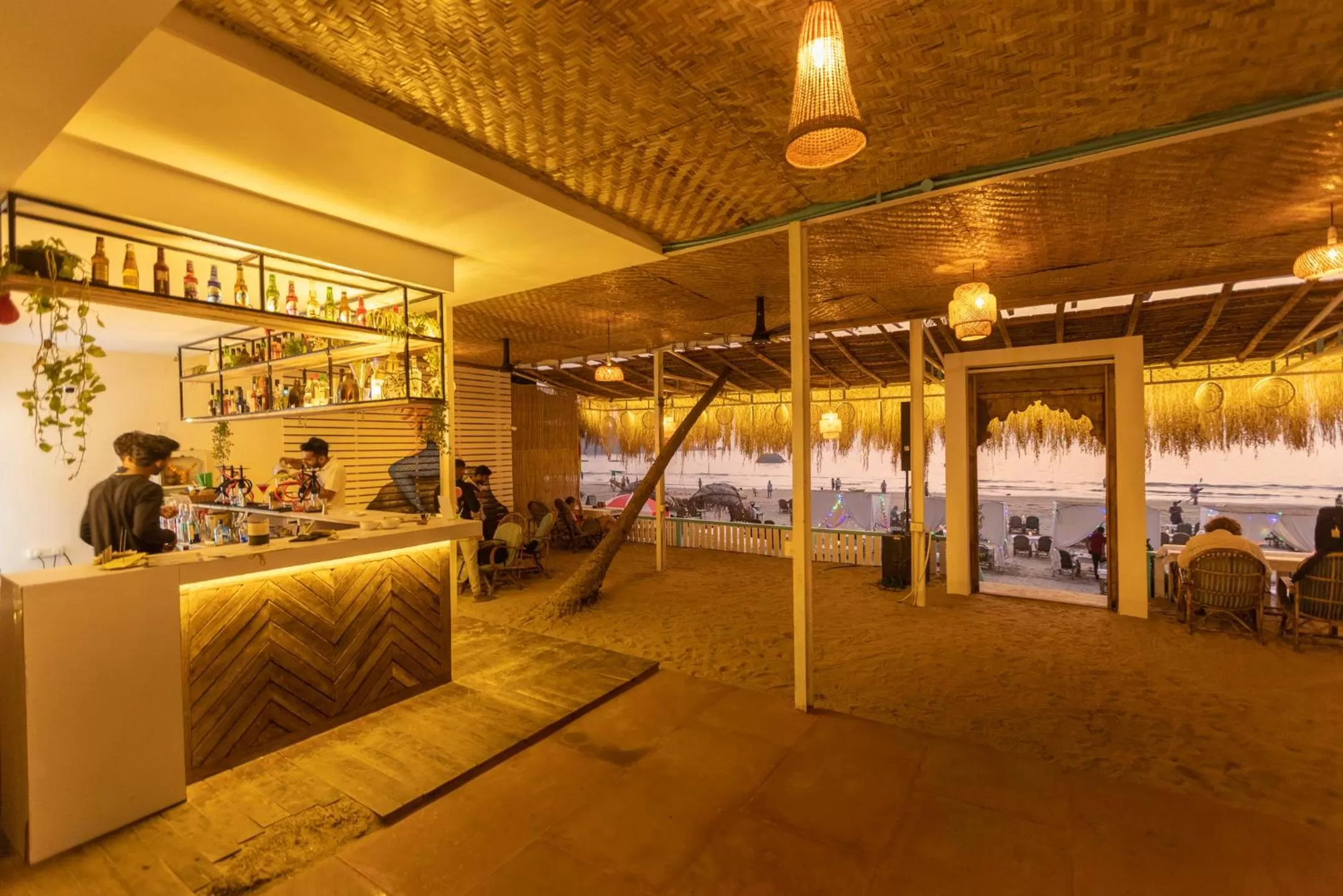 Restaurant/places to eat in The Shore beach resort