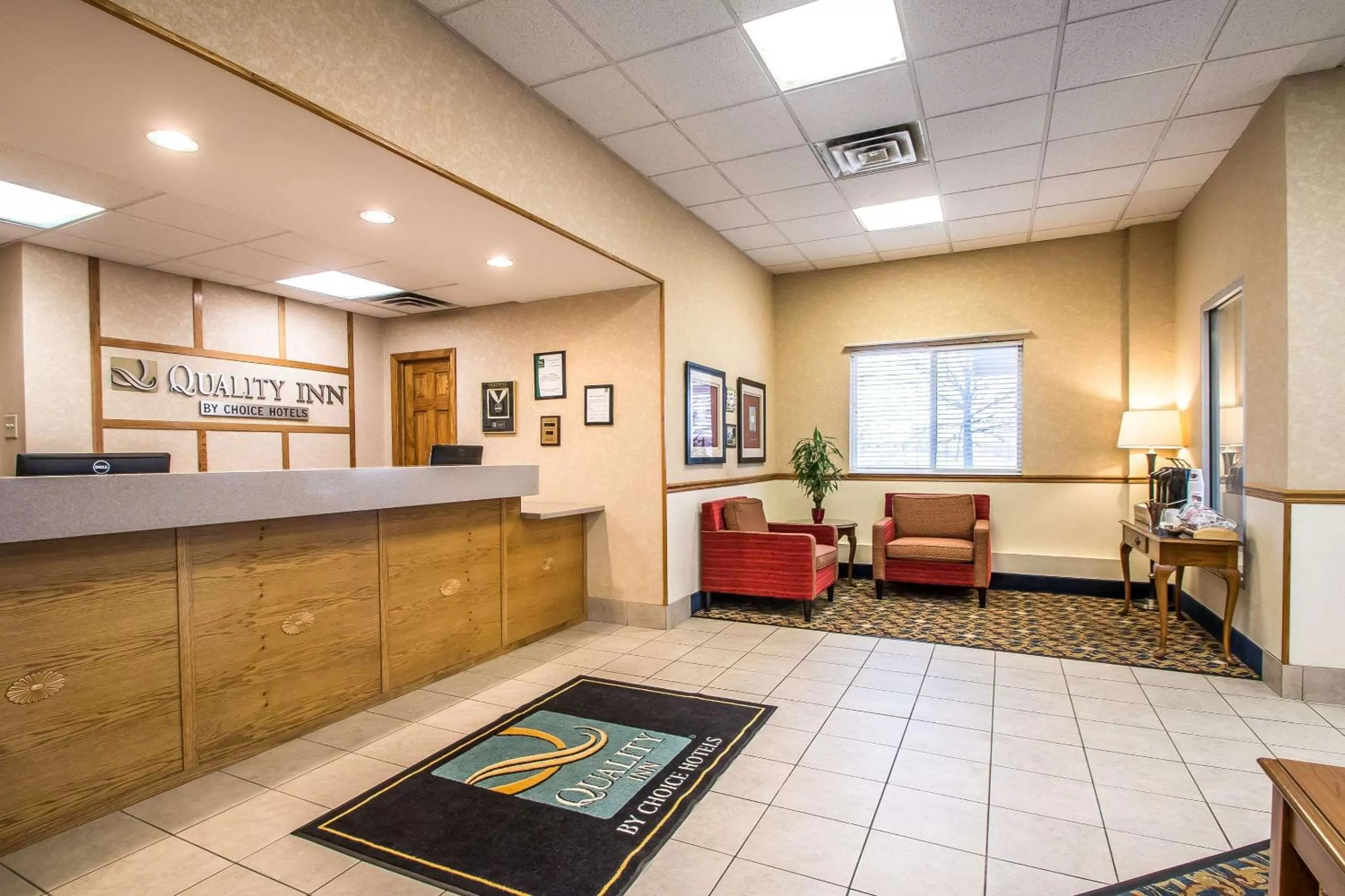 Lobby or reception in Quality Inn Morris I-80