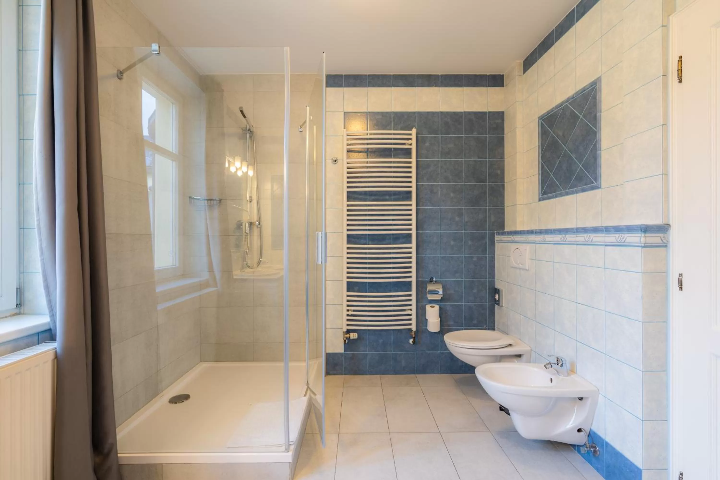 Shower in EA ApartHotel Melantrich