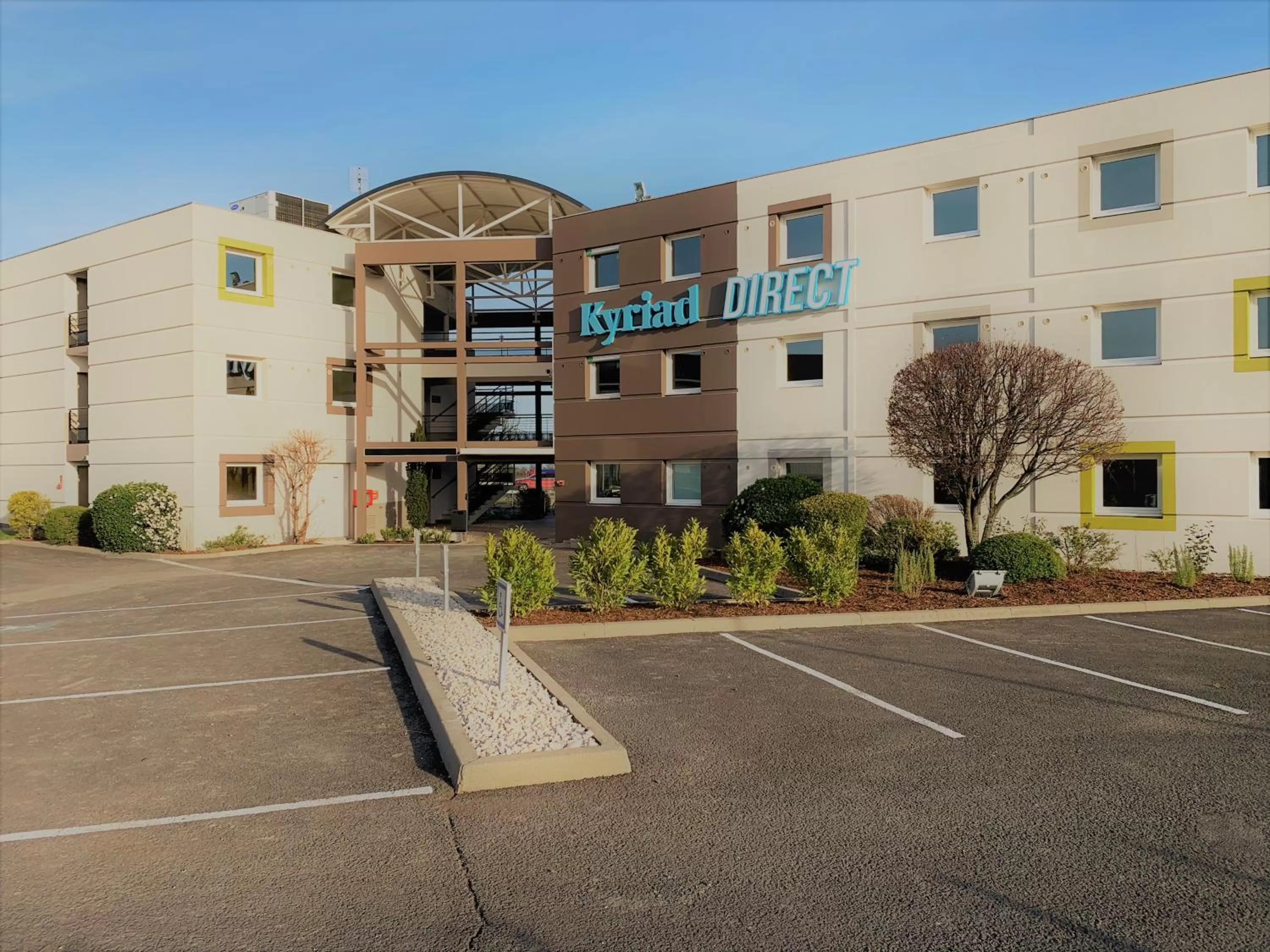 Property building in Kyriad Direct Clermont Ferrand Nord Gerzat