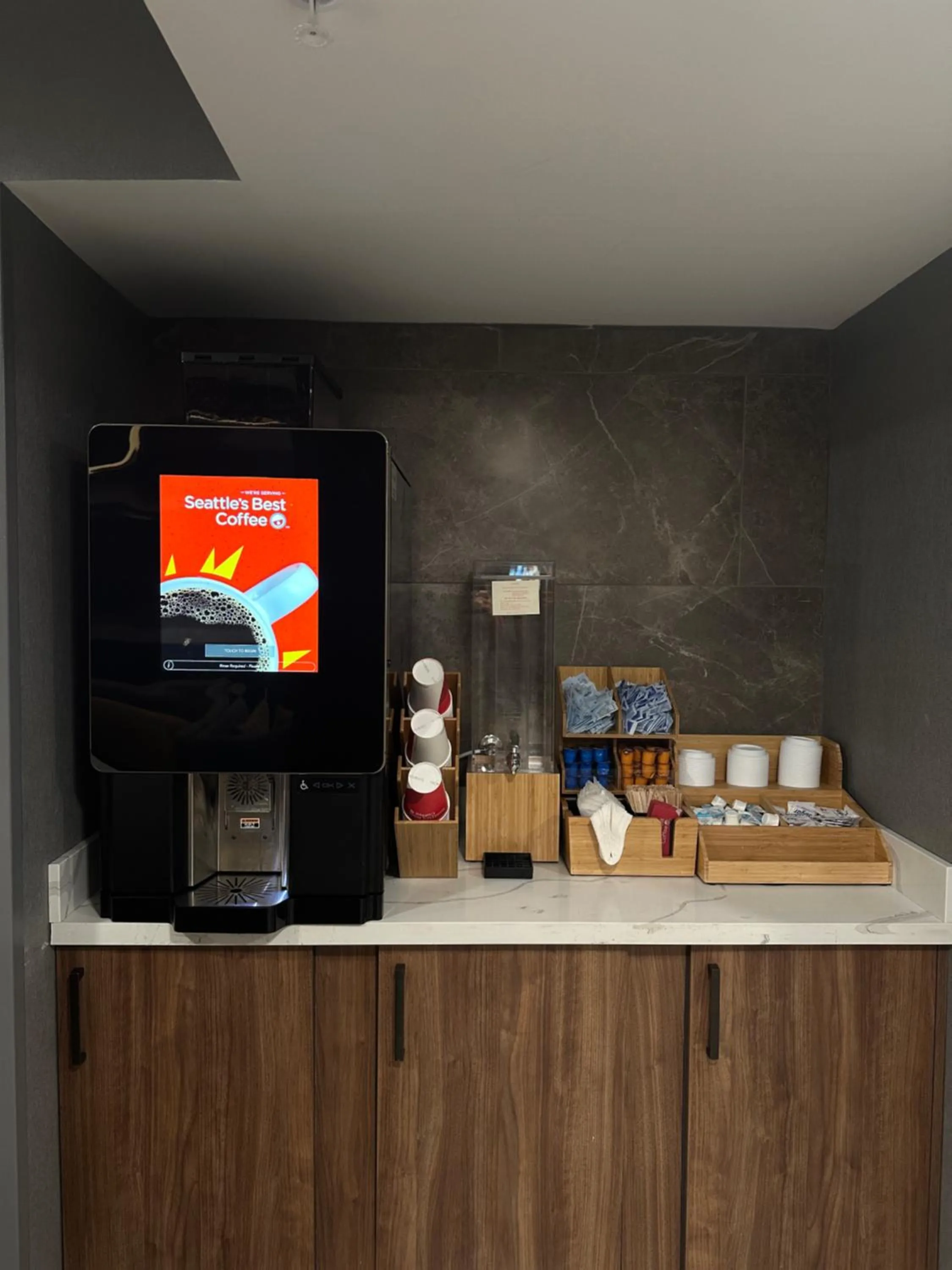 Coffee/tea facilities in La Quinta Inn by Wyndham Columbia NE Fort Jackson