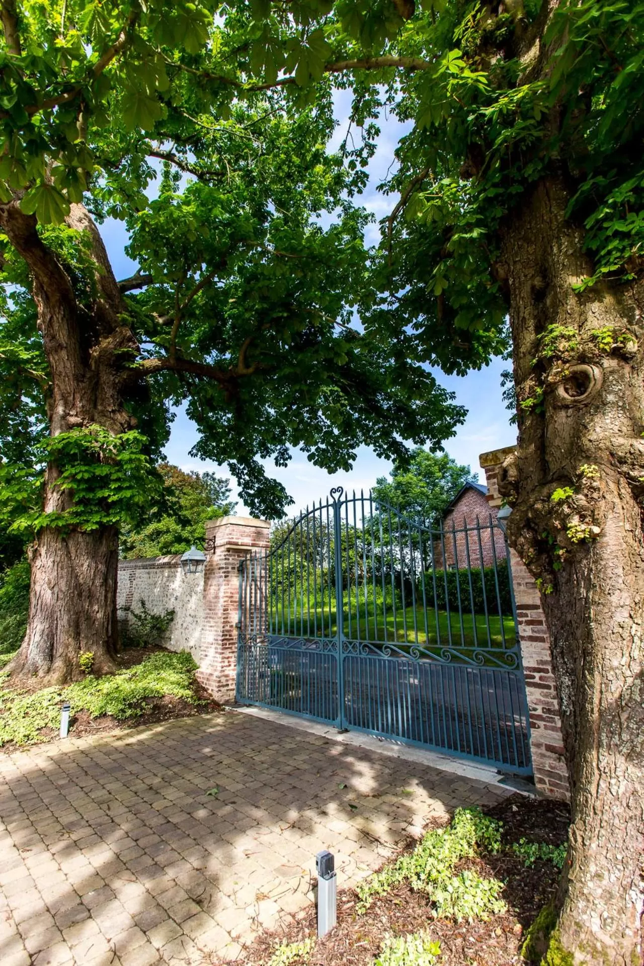 Facade/entrance in Le Clos de Grâce