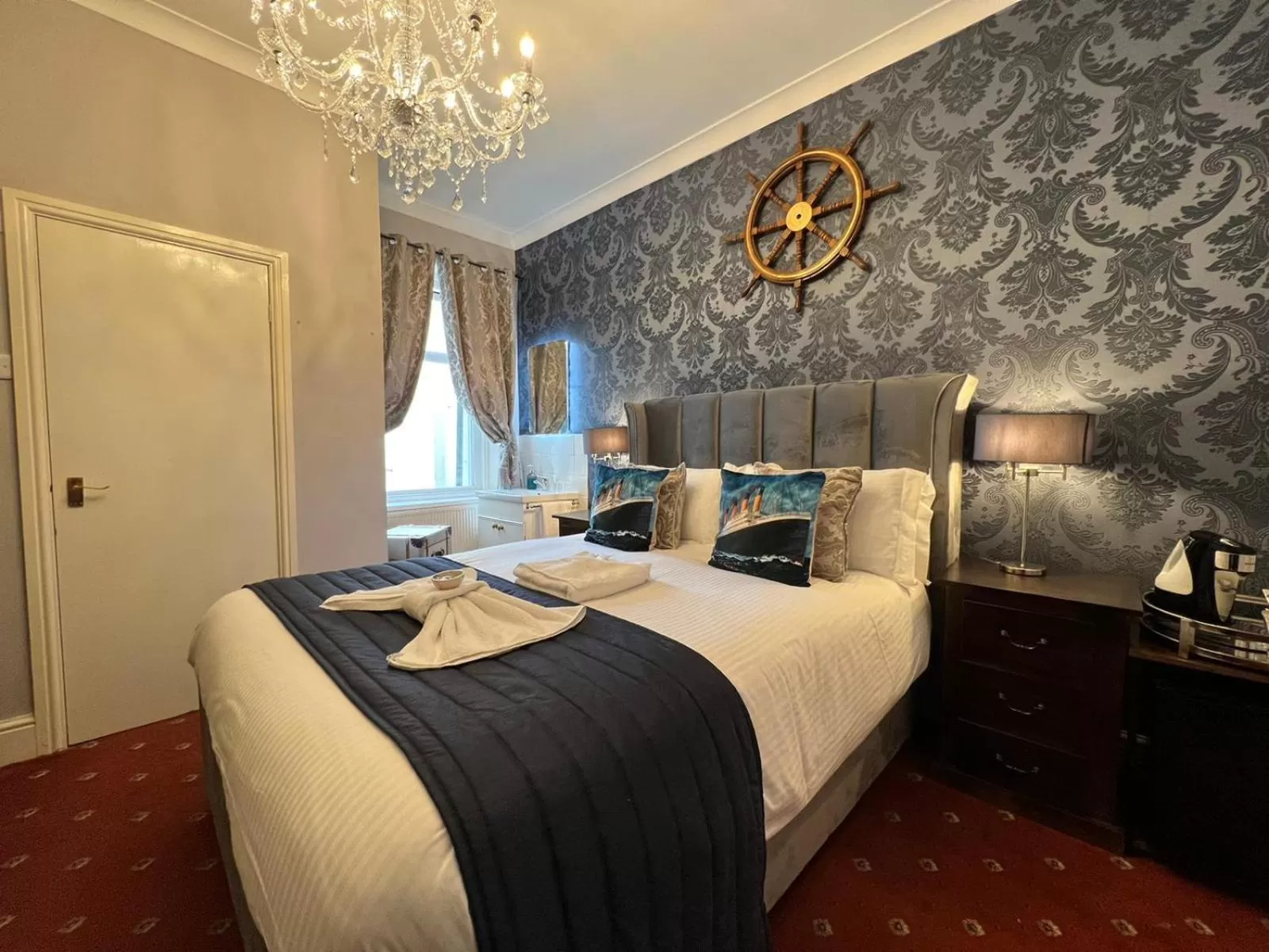 Photo of the whole room, Bed in McGraths Hotel & Public Bar