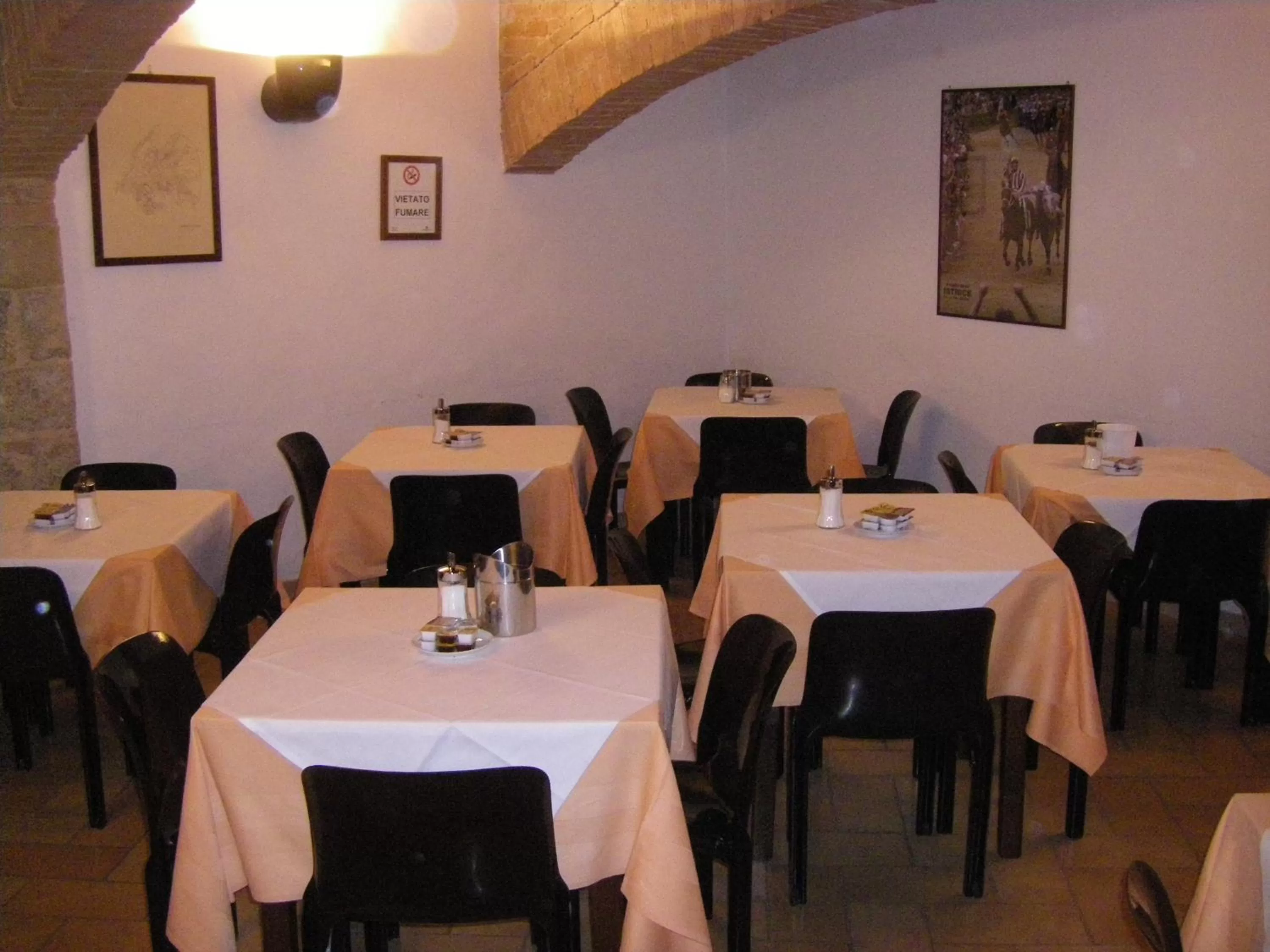 Restaurant/places to eat in Albergo Cannon d'Oro