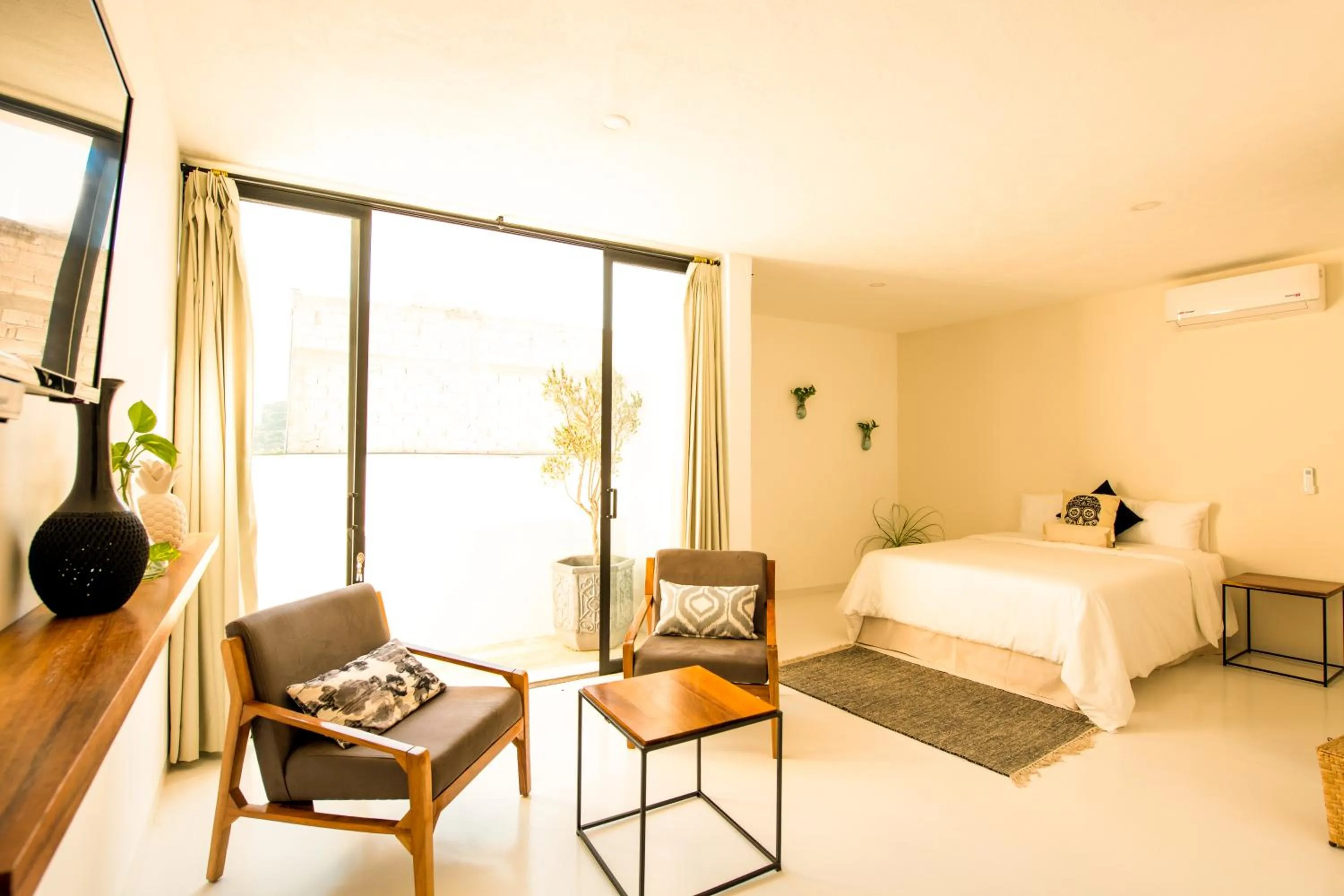 Balcony/Terrace, Bed in Avela Boutique Hotel