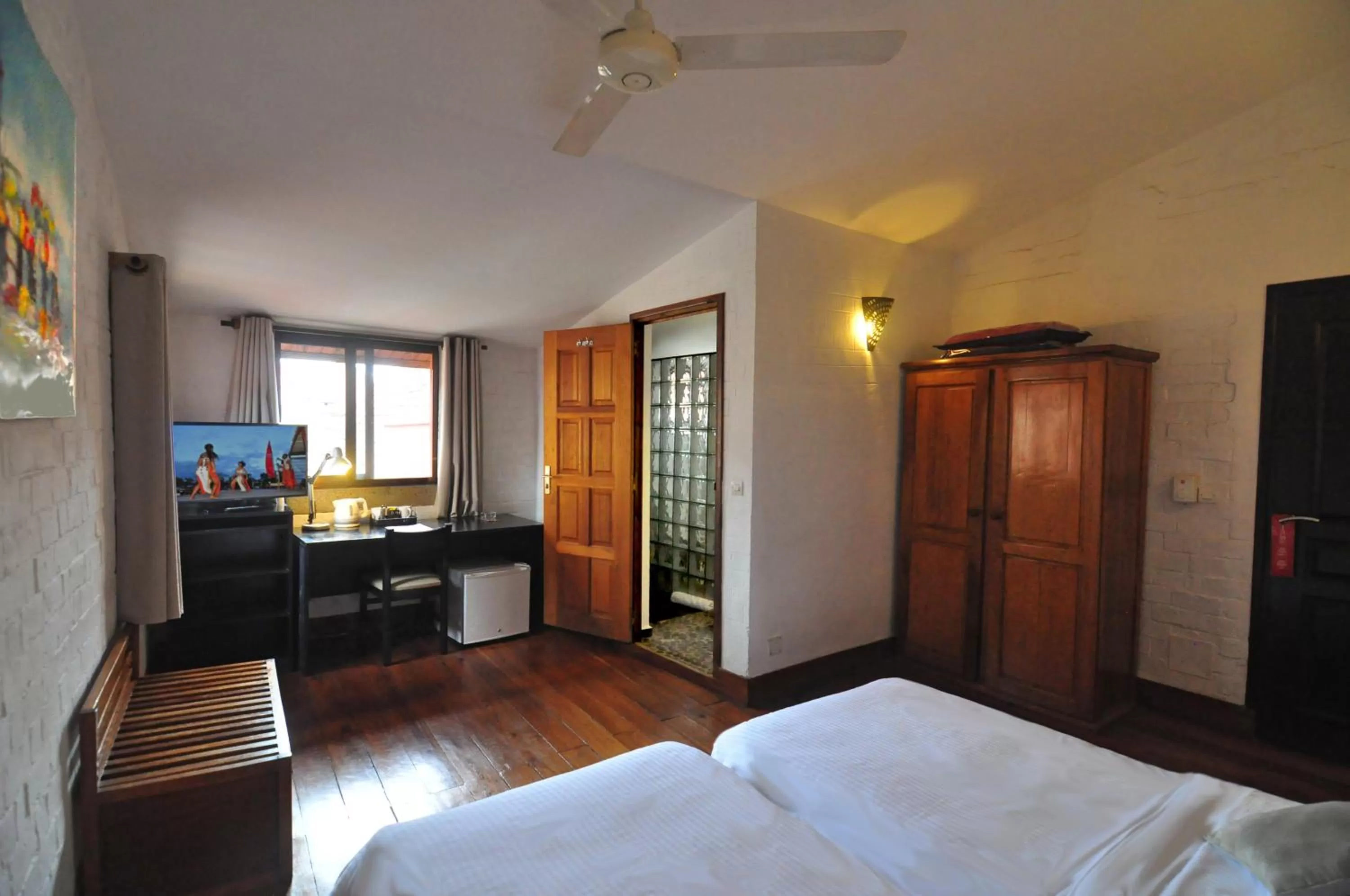 Photo of the whole room, Bed in Rova Hotel