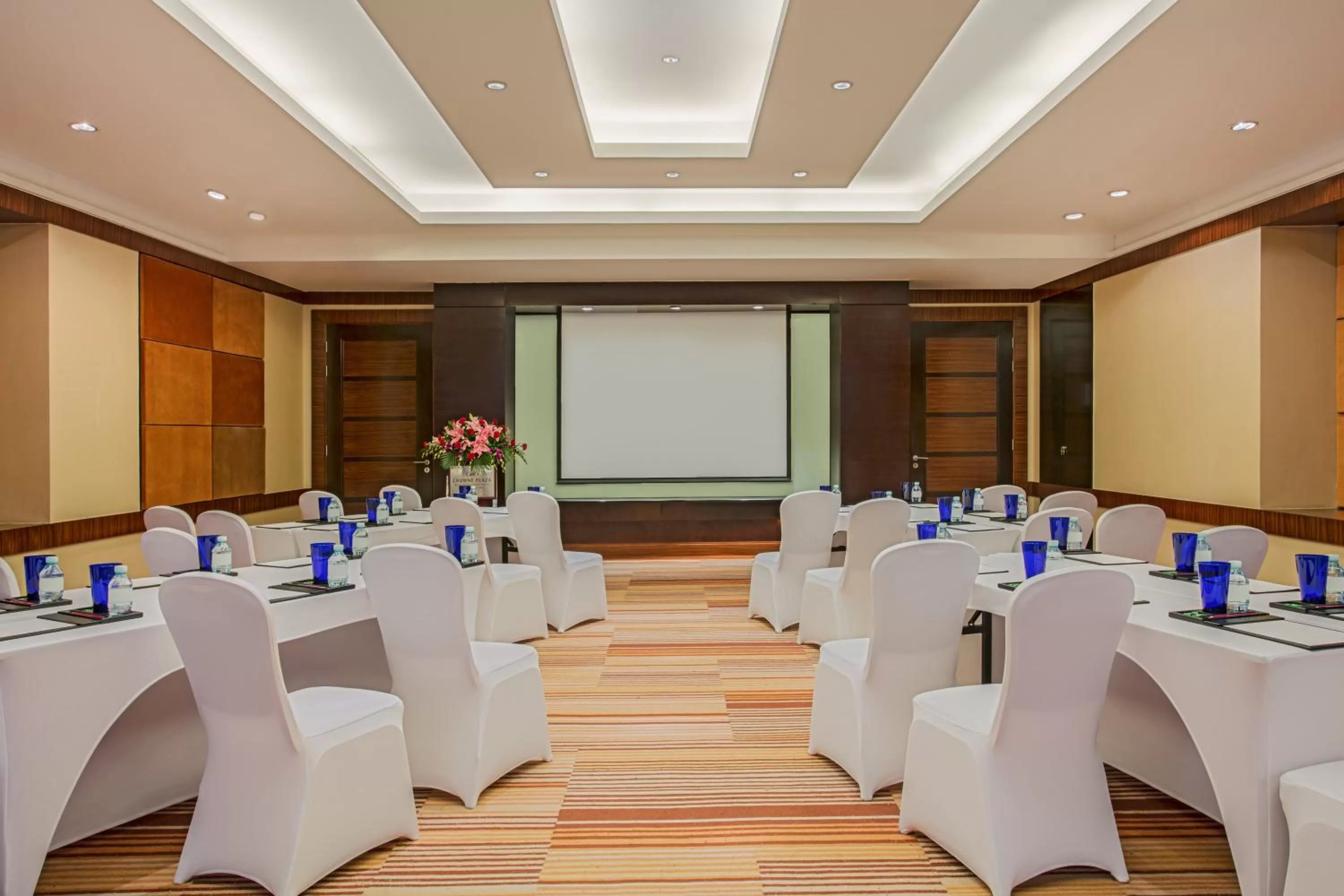 Meeting/conference room in Crowne Plaza Beijing International Airport by IHG