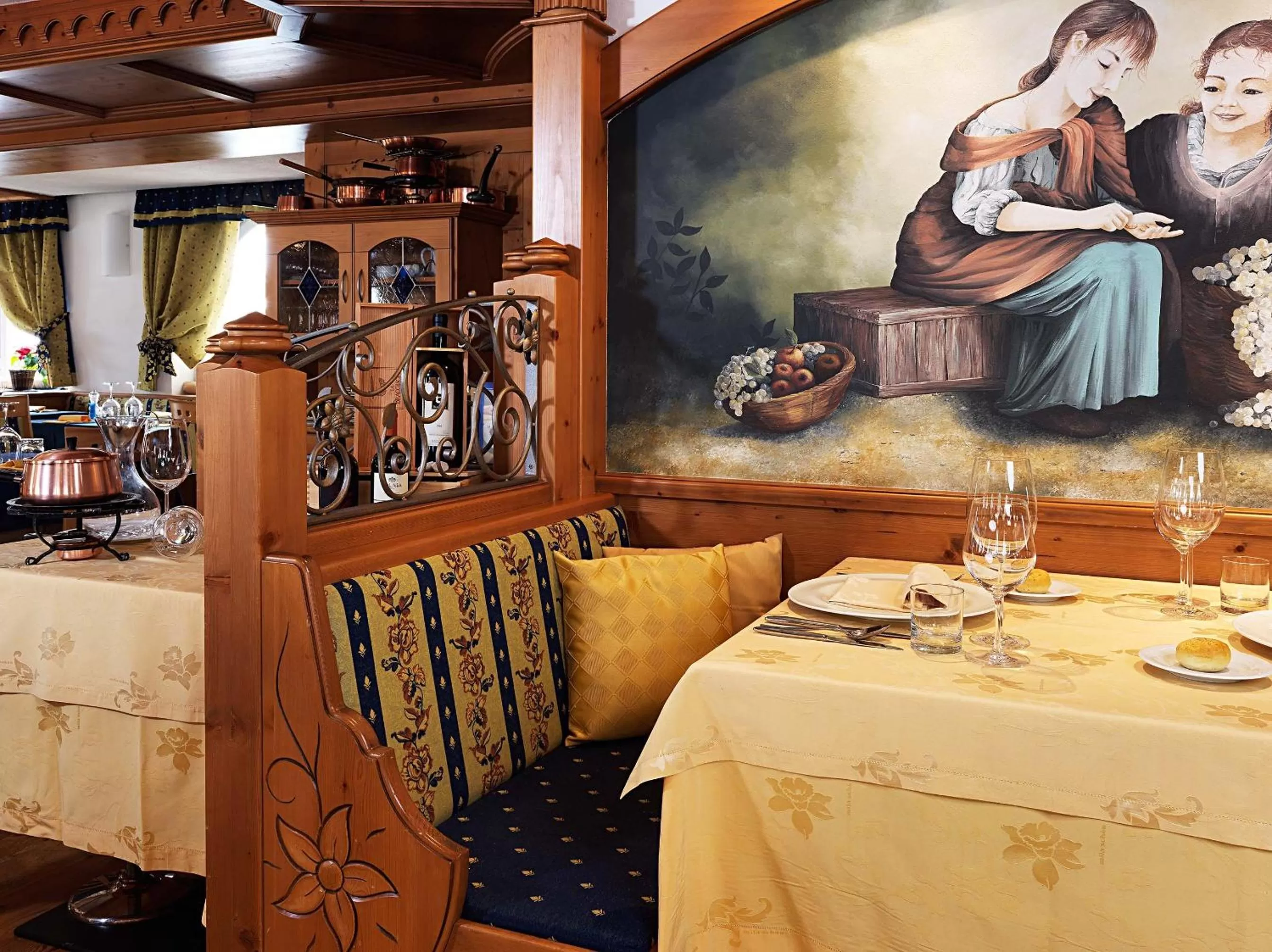 Restaurant/places to eat in Leading Relax Hotel Maria