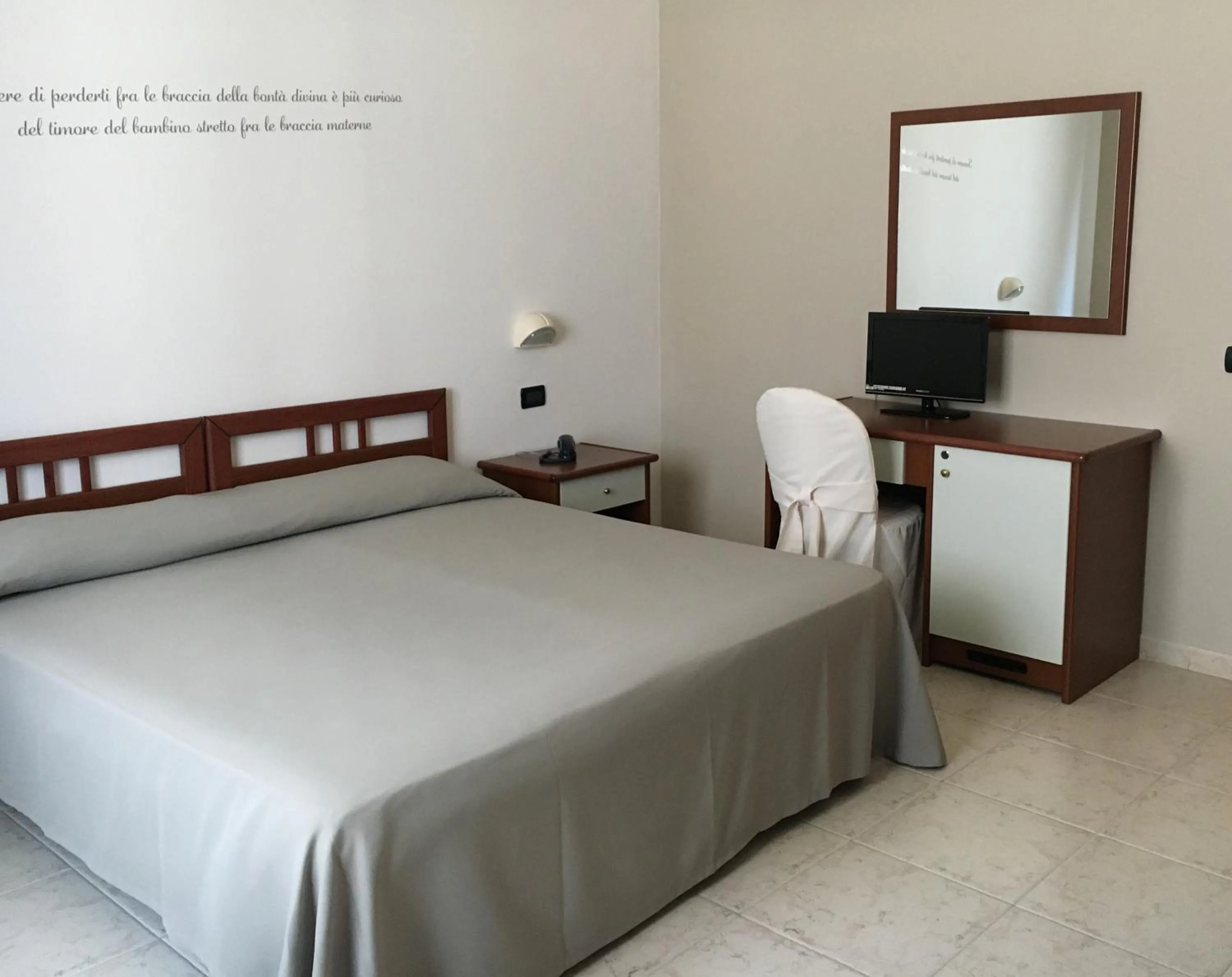 Photo of the whole room in Hotel Euro