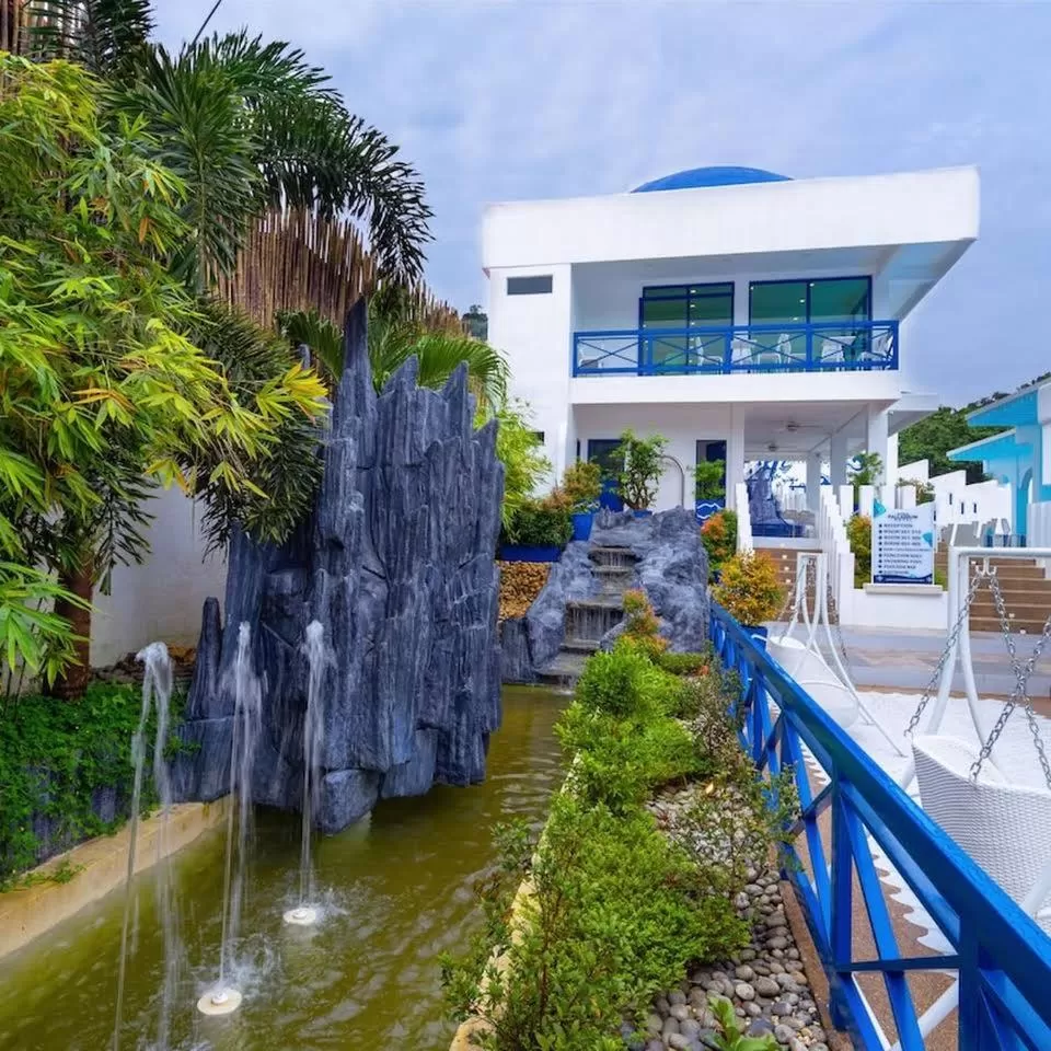 Property building in Ruhe Suites Coron