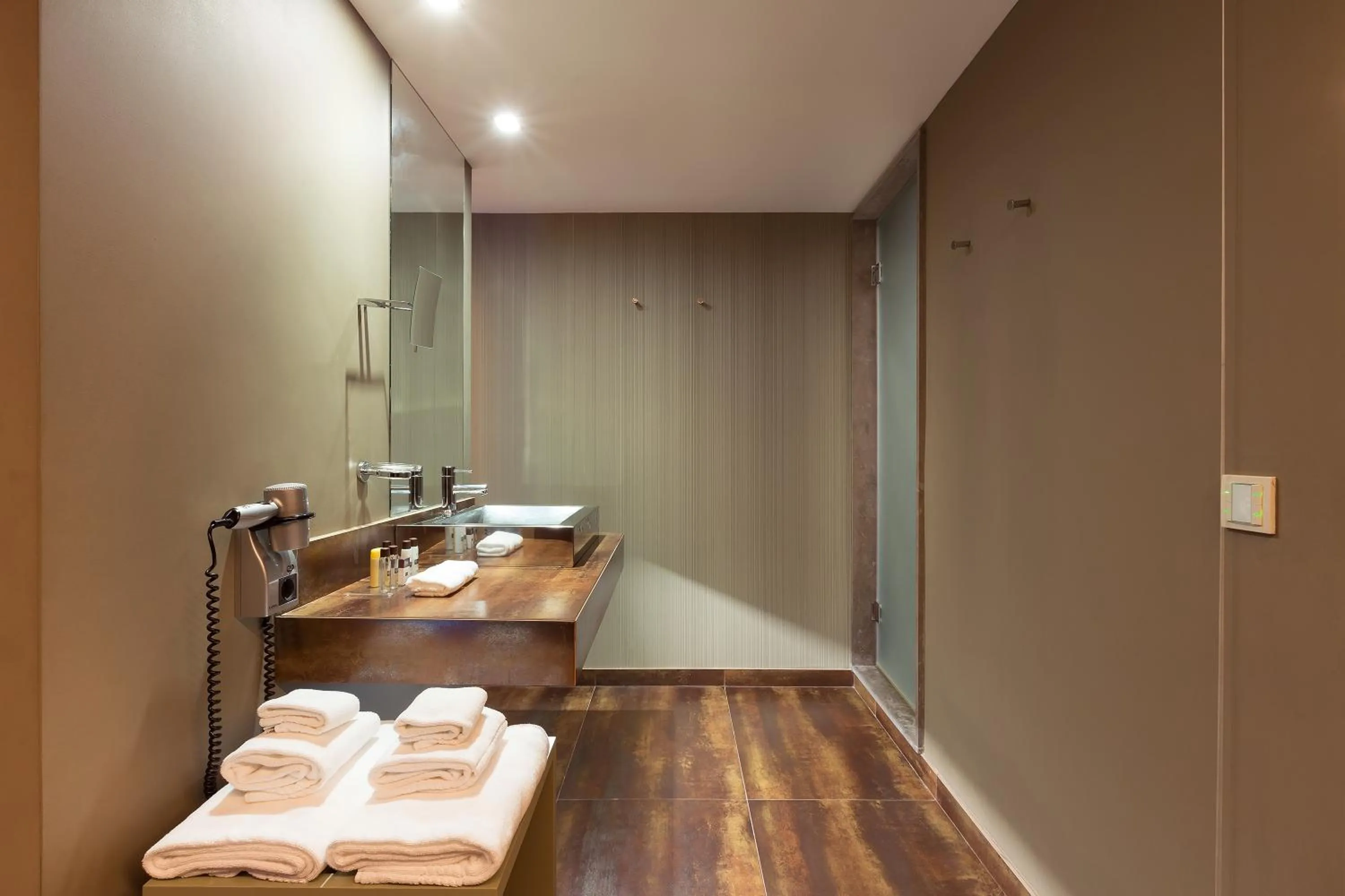 Familly Room with Pool View - All Inclusive (2 Adults + 2 Children) in Salgados Palace