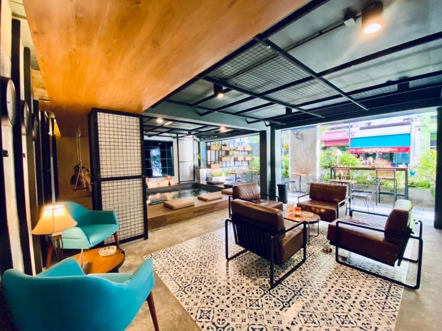 Living room in BH Baan Paradise Hotel Patong