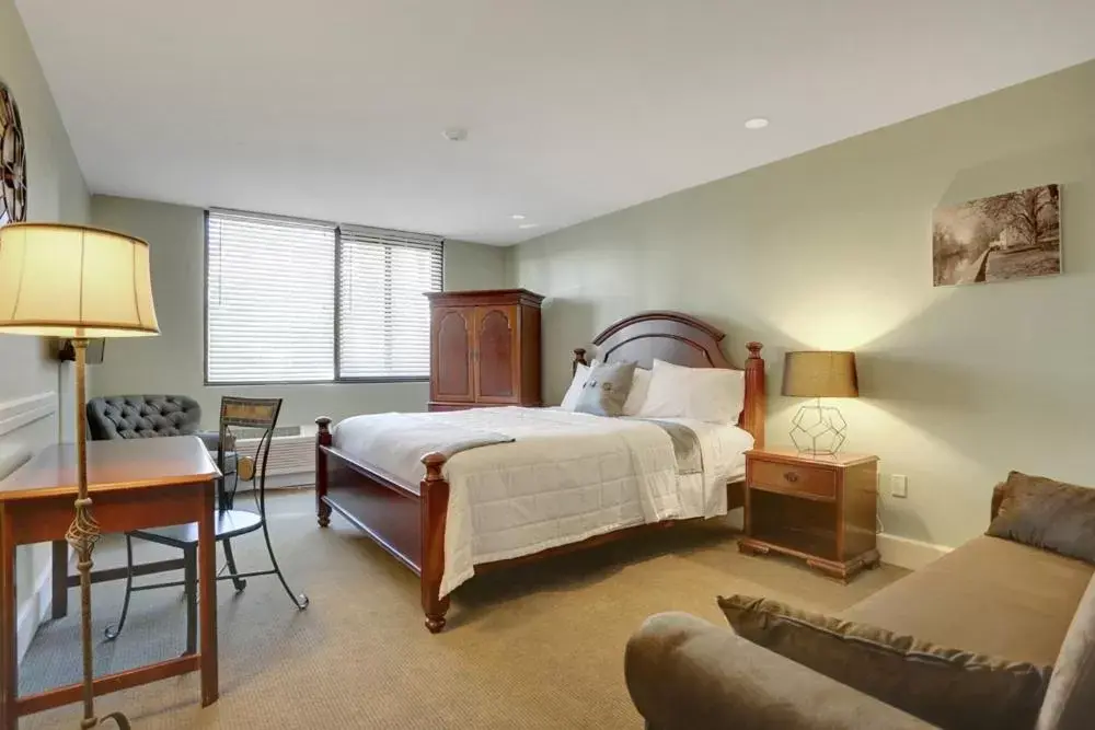 Deluxe King Studio in Allenberry Resort Deluxe King Studio in Allenberry Resort