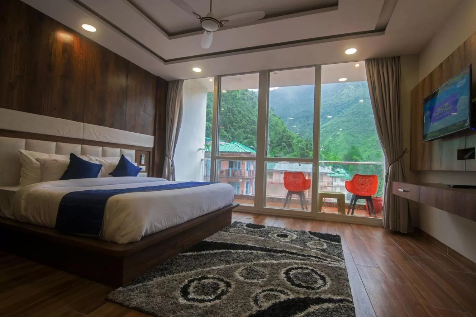 Photo of the whole room, Mountain View in Shivaay Morex- A Vegetarian Hotel