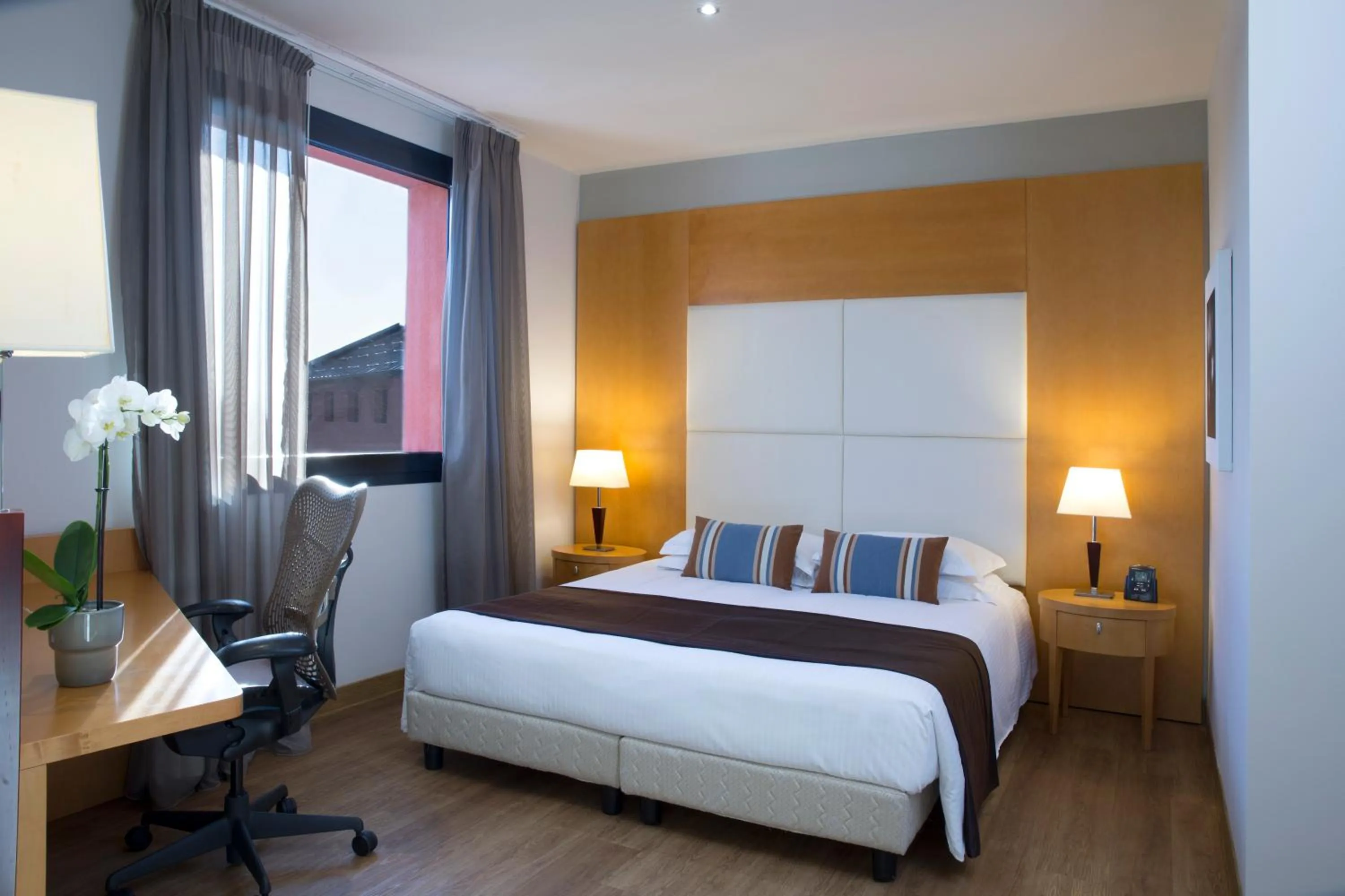 Bedroom, Bed in Zeus Essence Dolce by Wyndham Milan Malpensa