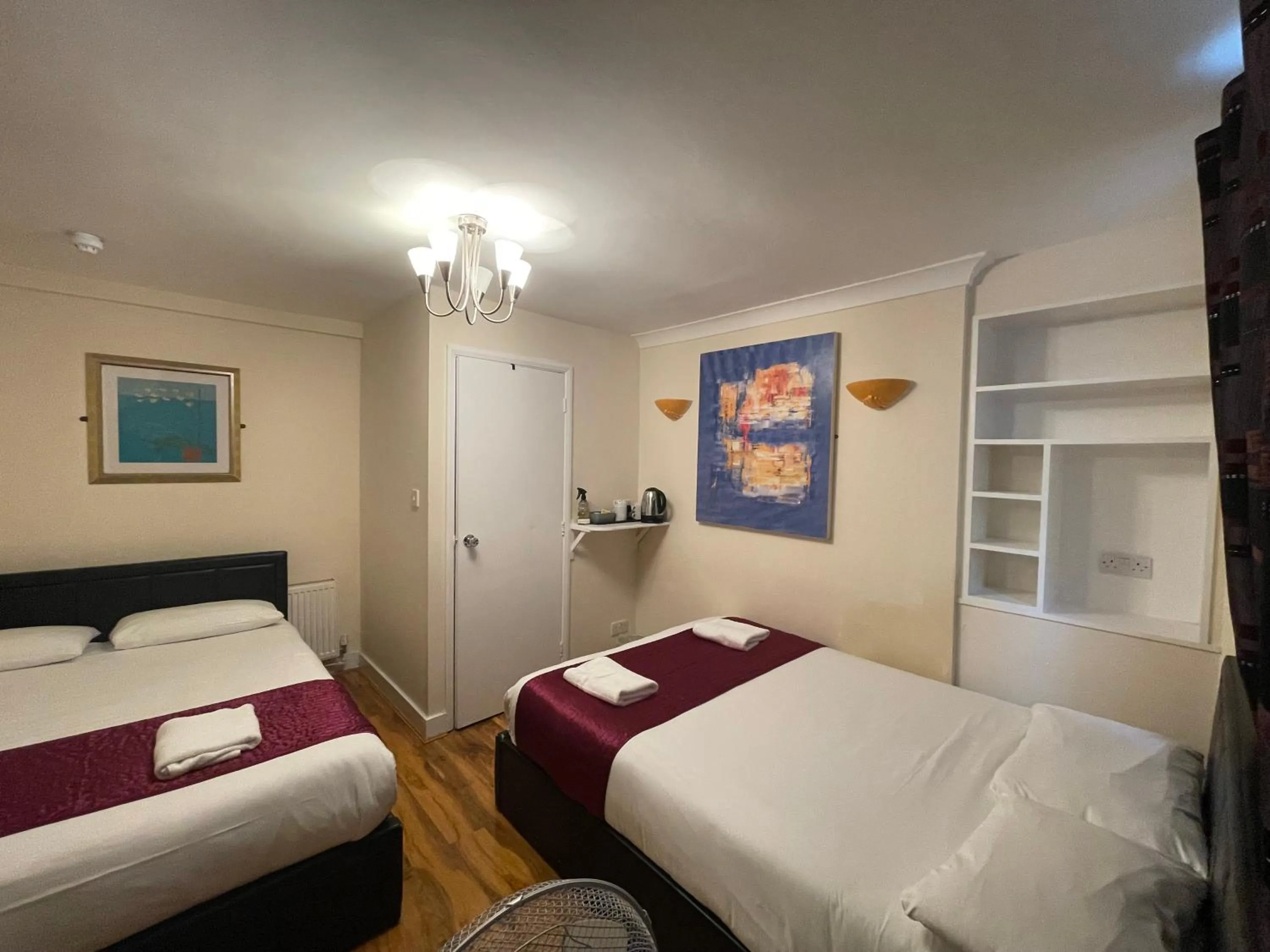 Photo of the whole room, Bed in Kings Cross Hotel London