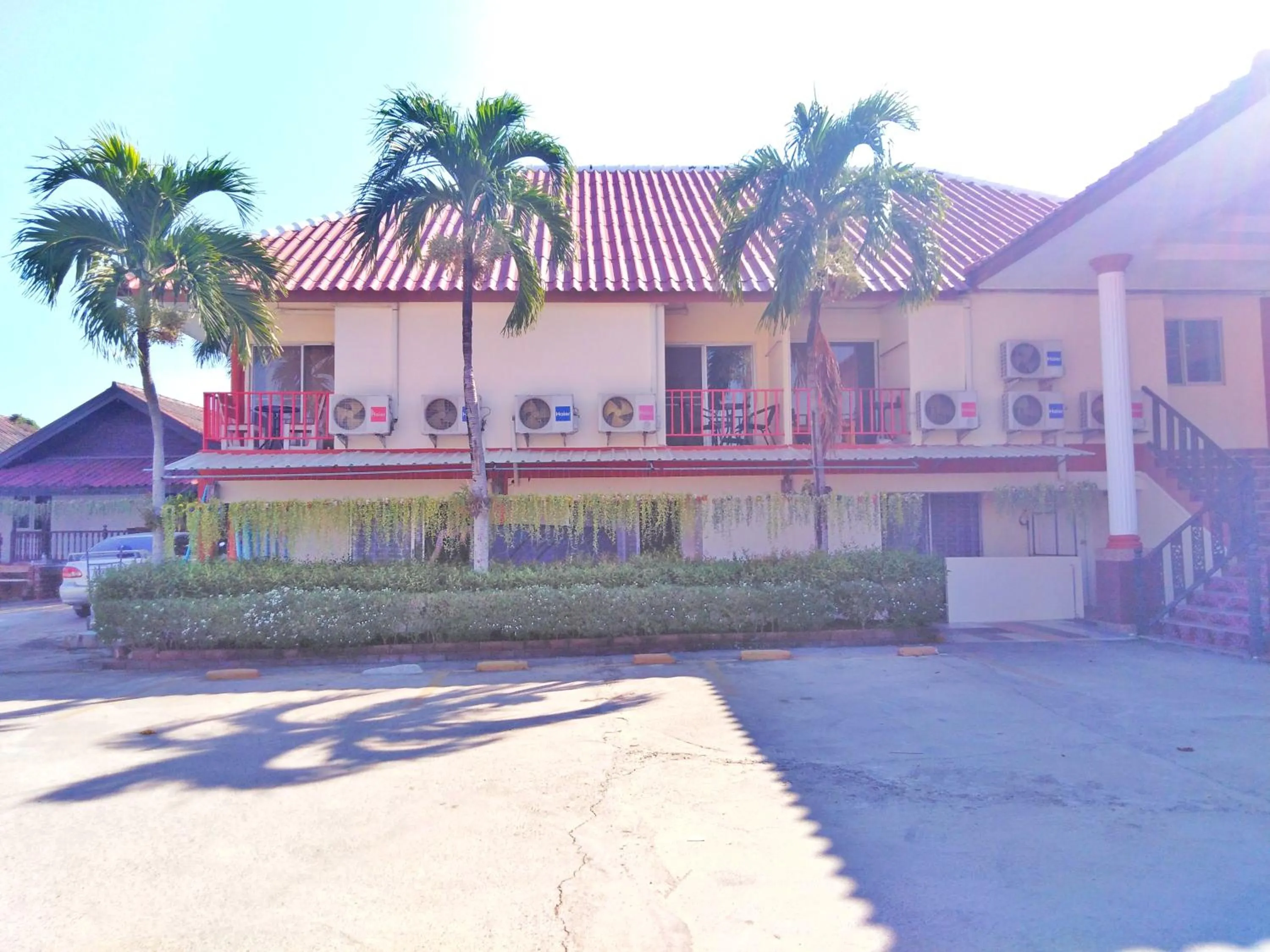 Property building in Baan Kaew Ruen Kwan