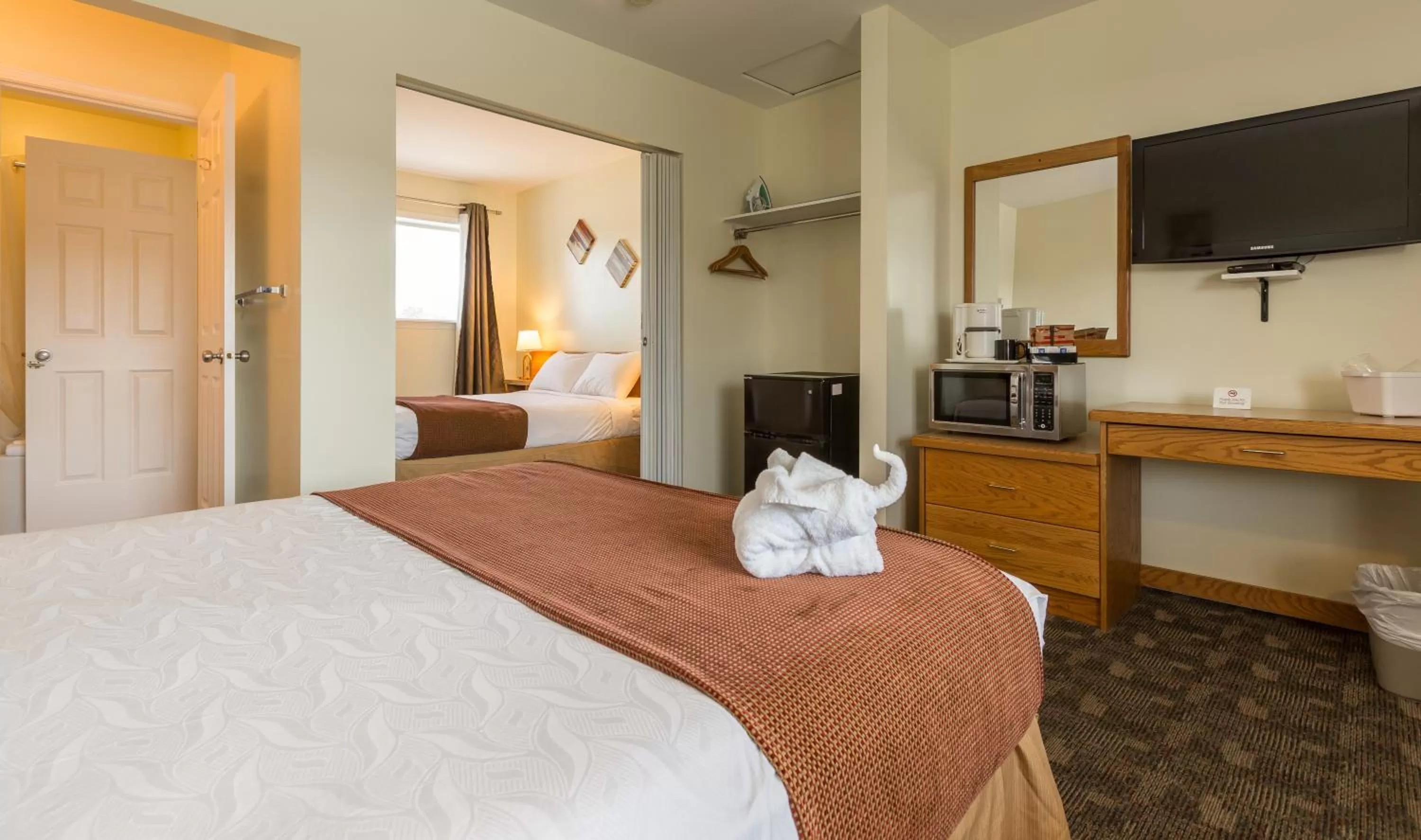 Deluxe Family Room in Oasis Inn