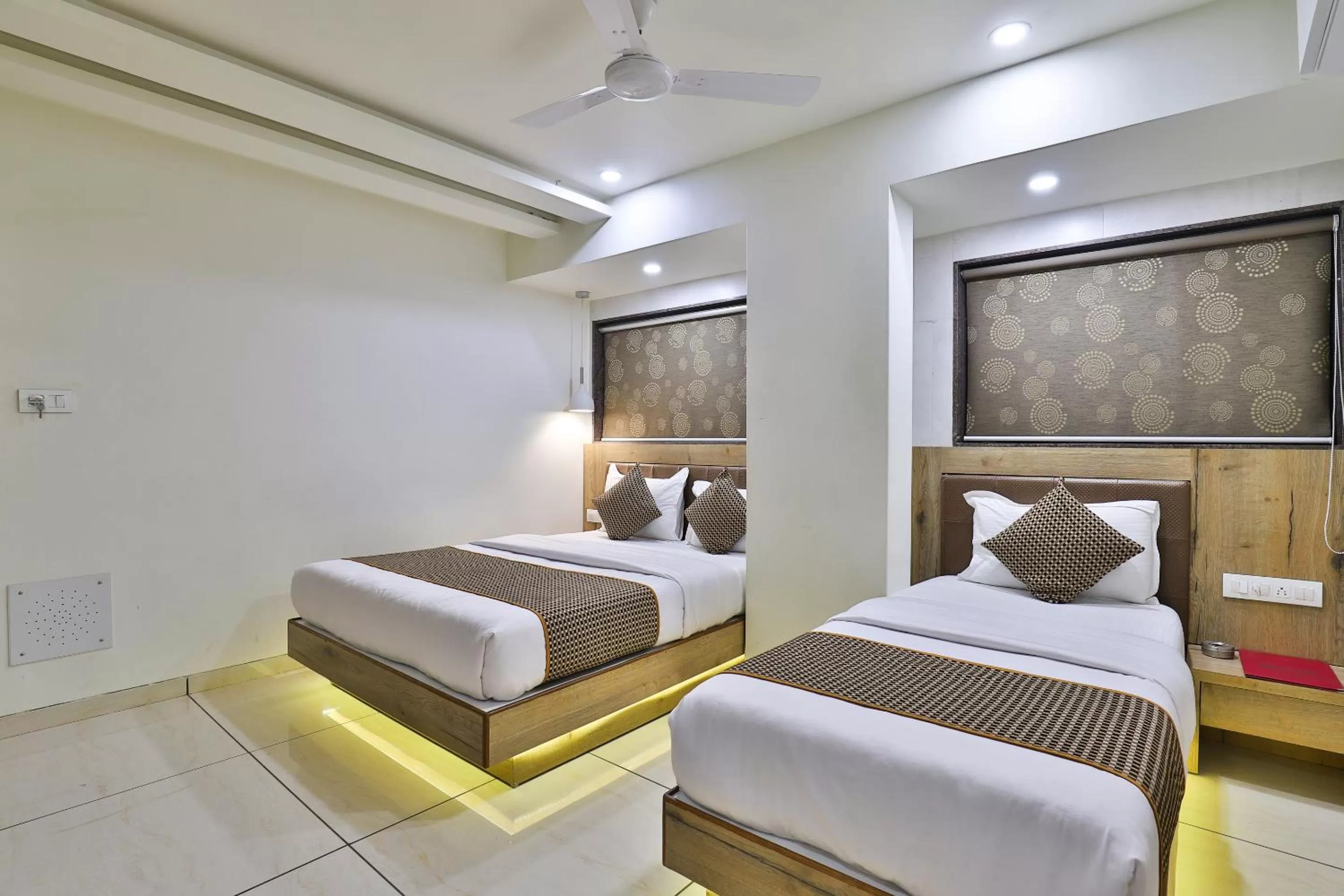 Bedroom, Bed in Hotel Pearl