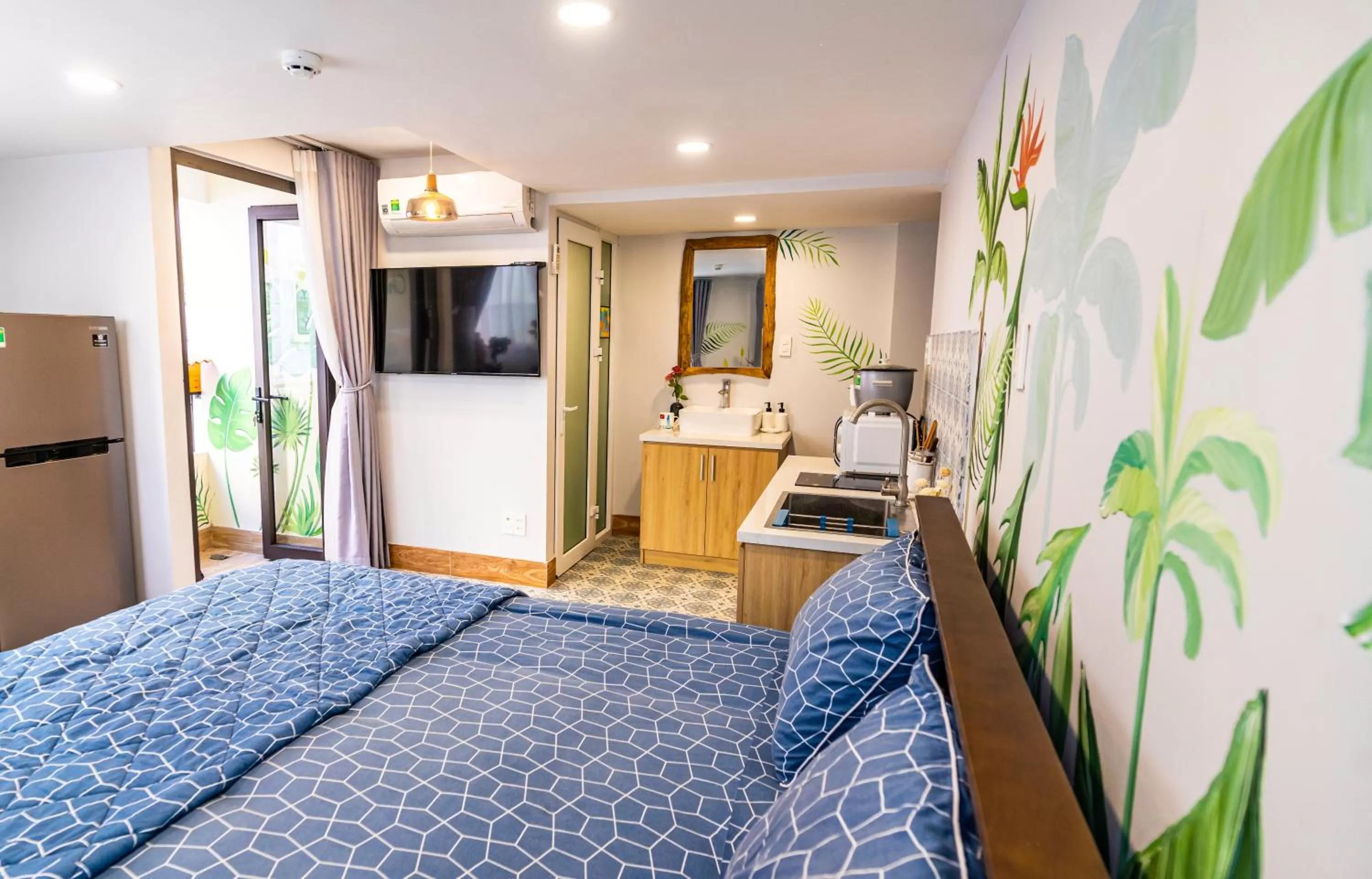 TV and multimedia, Bed in Cherry Apartment - Thao Dien Centre
