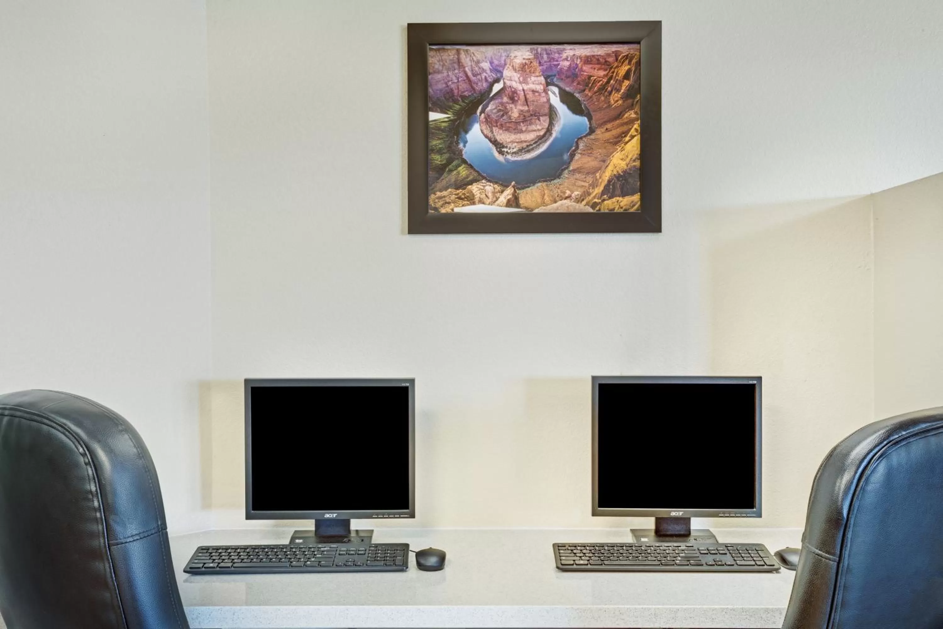 Business facilities in Days Inn & Suites by Wyndham Page Lake Powell