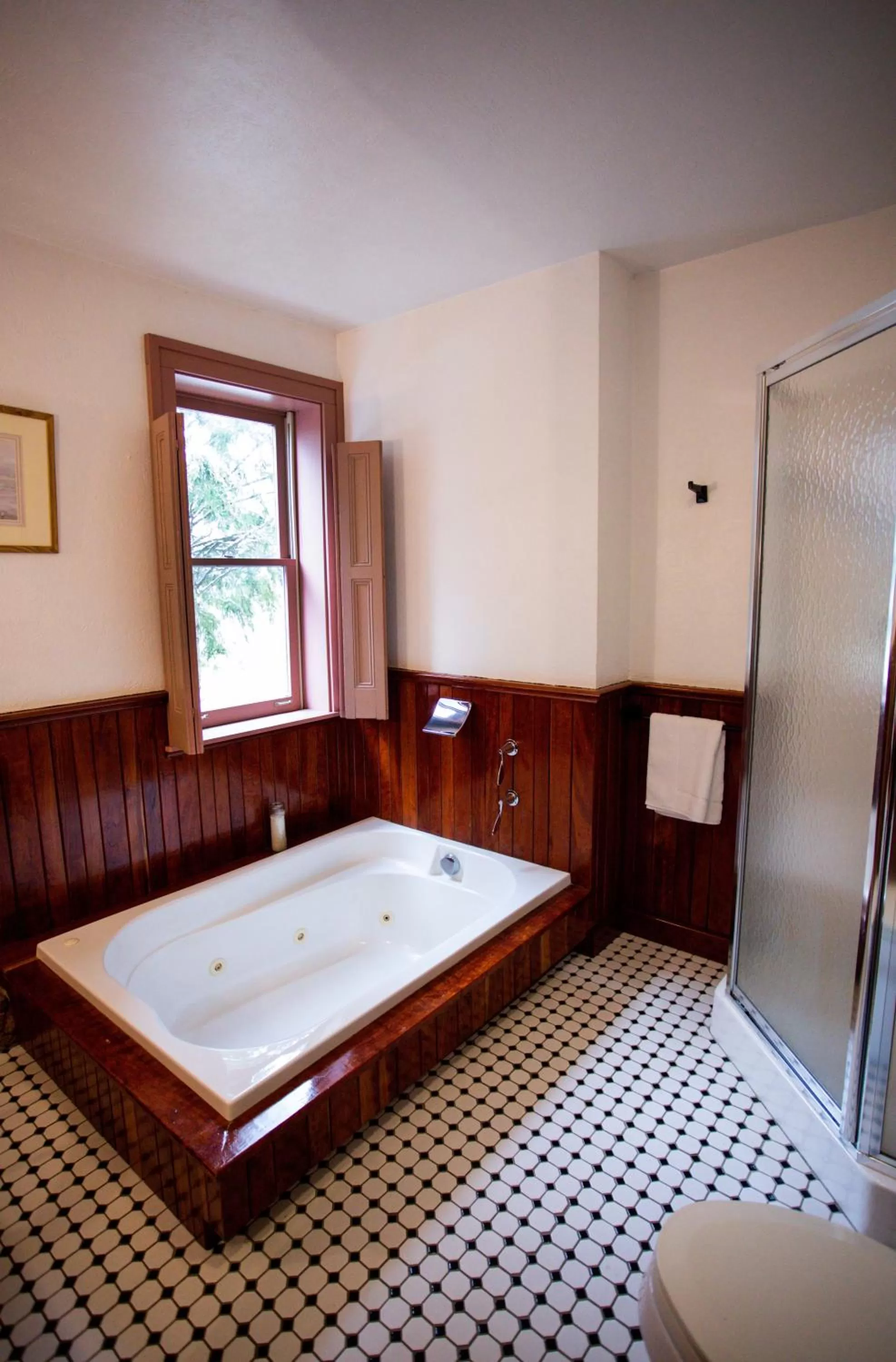Bathroom in Baneberry Meadows B&B
