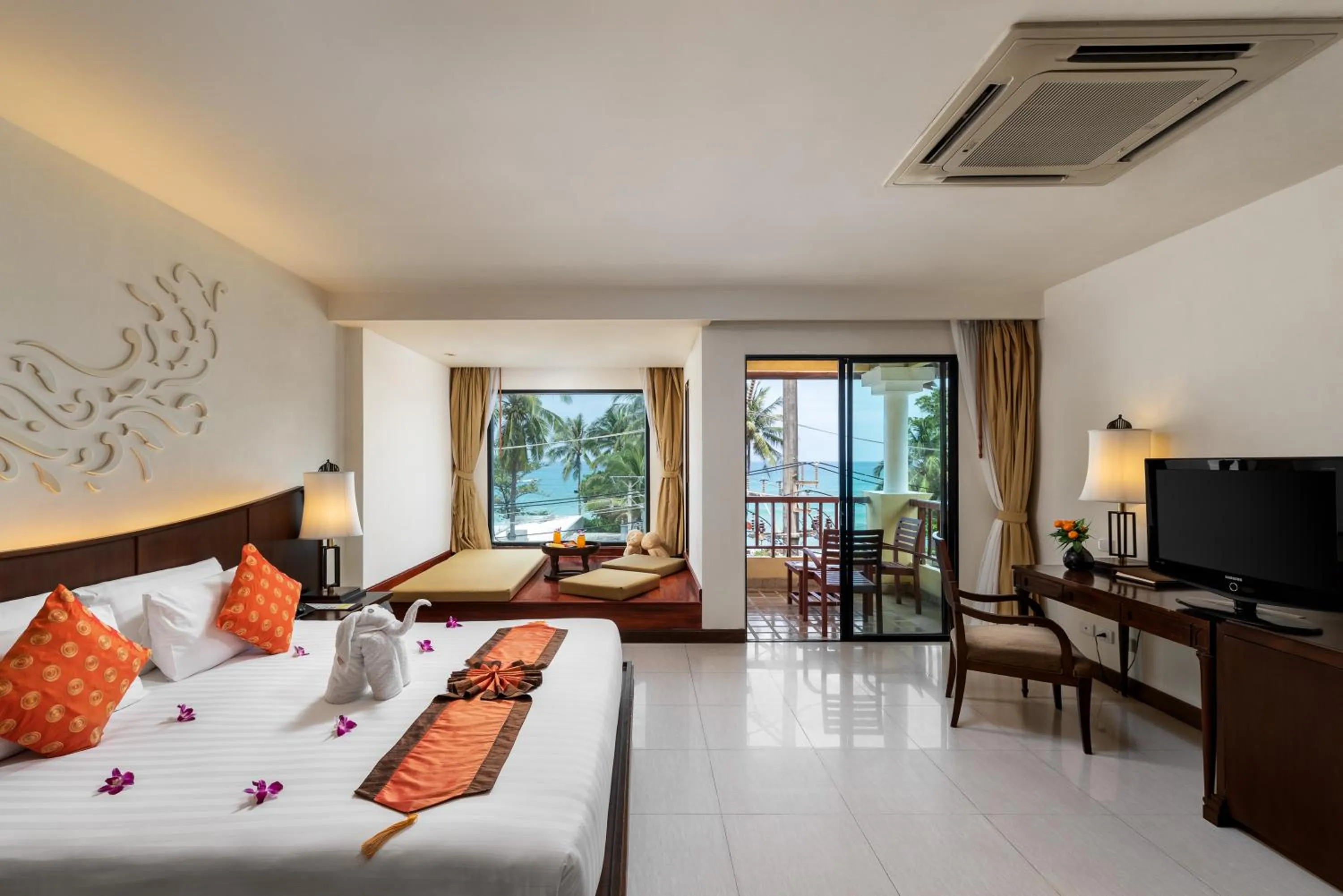 Bedroom, Bed in Patong Paragon Resort & Spa SHA Extra Plus