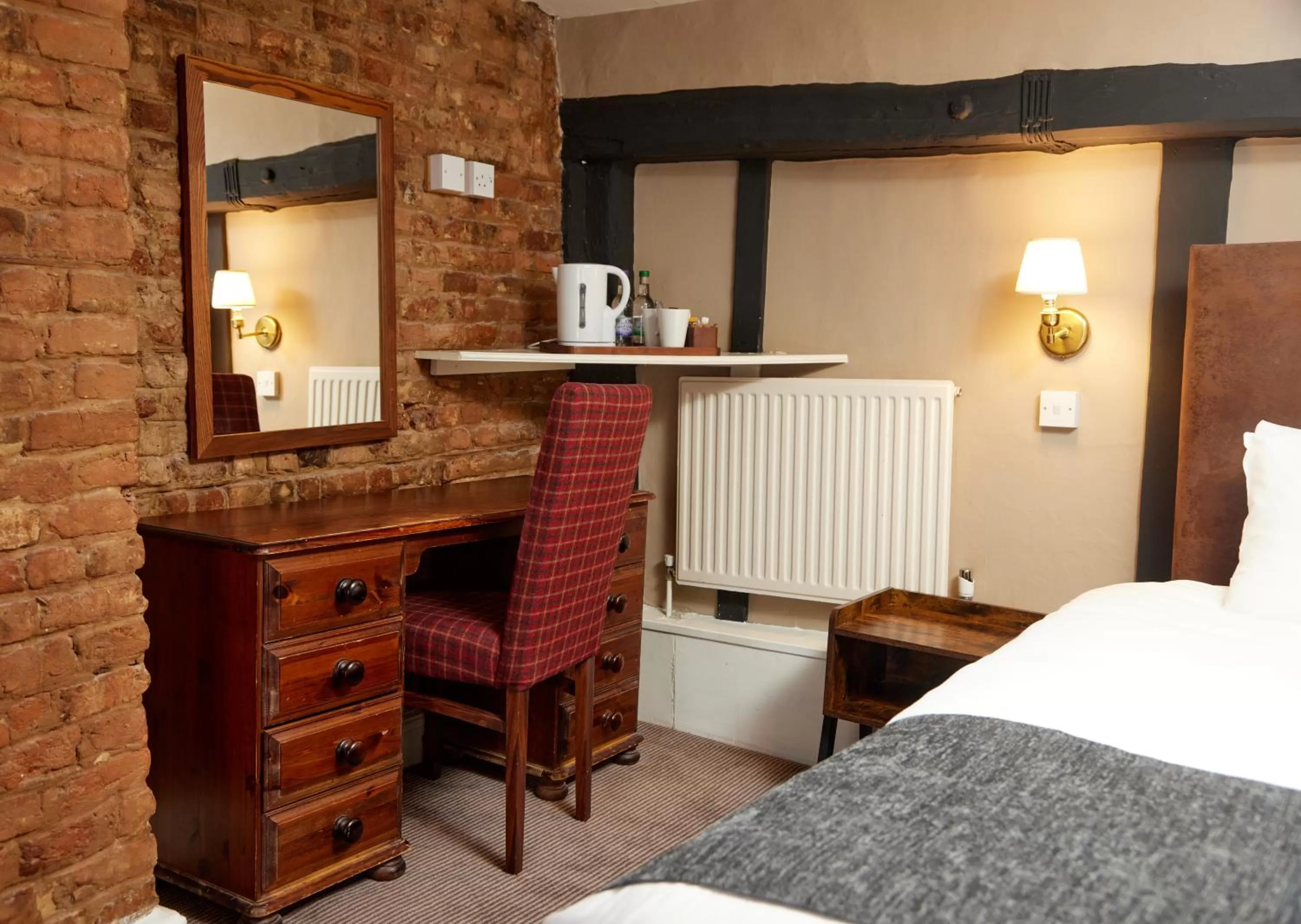 Coffee/tea facilities, Bed in Bull Hotel by Greene King Inns