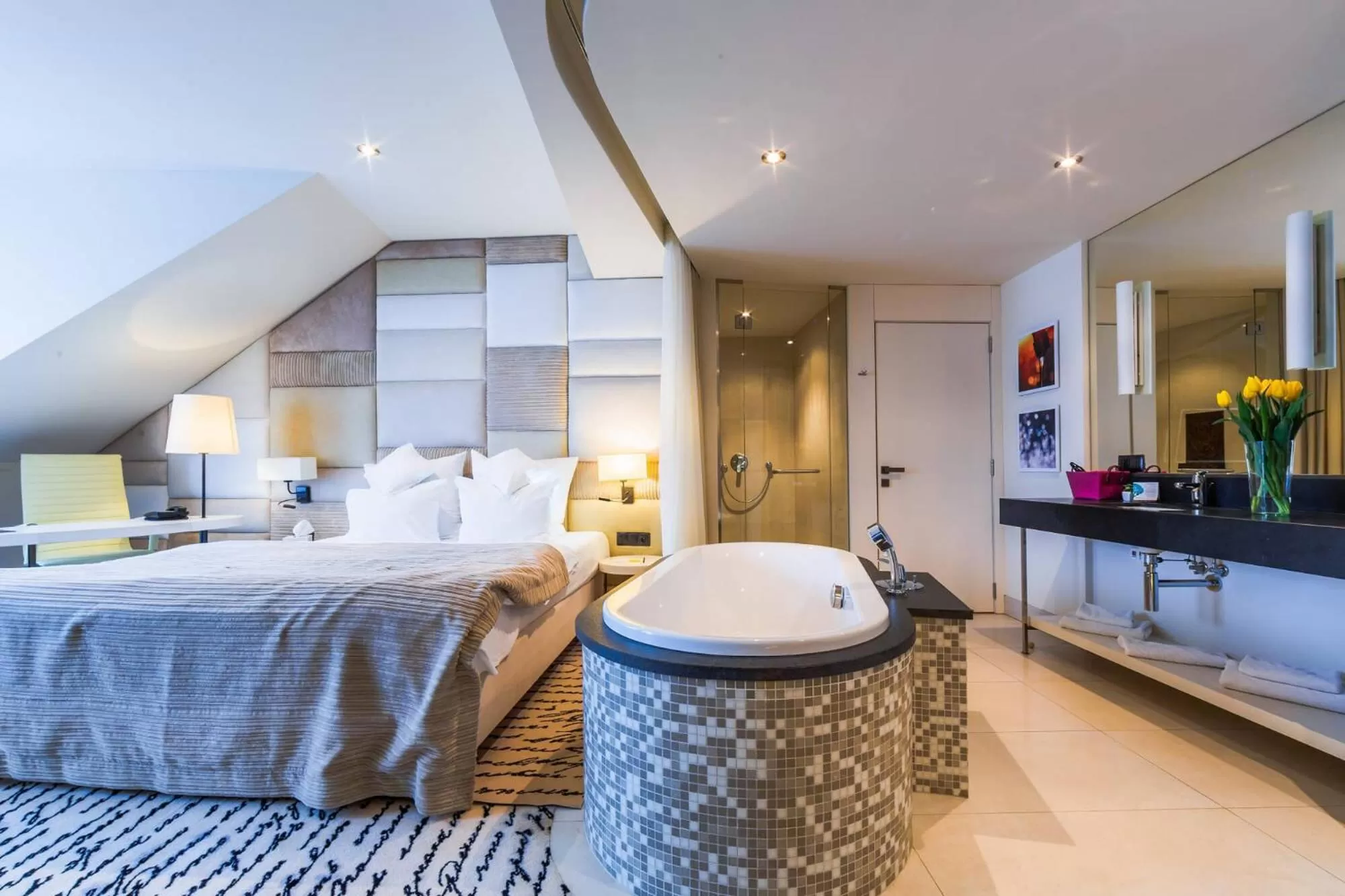 Photo of the whole room, Bed in Grand Hotel Boutique