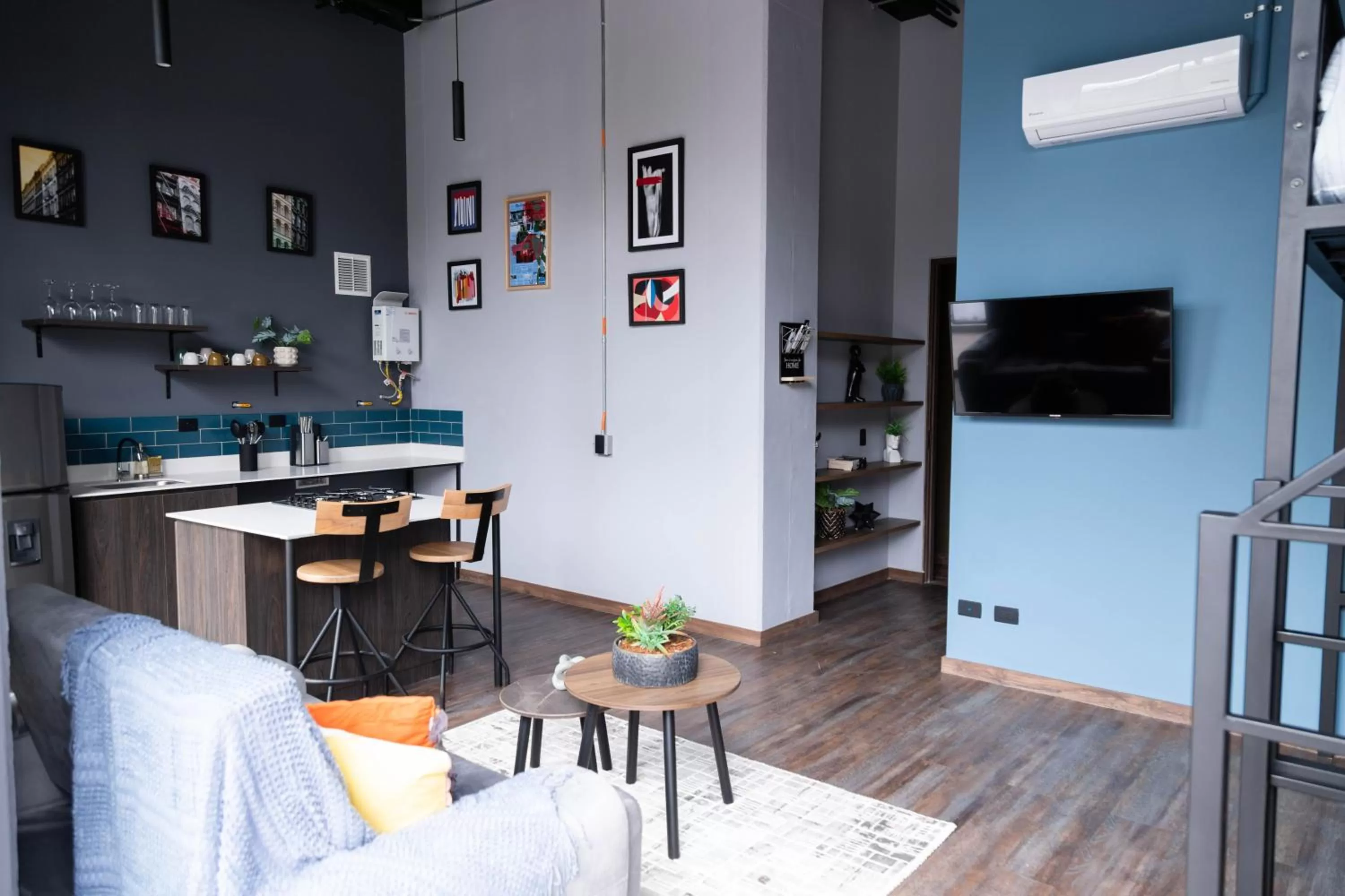 TV and multimedia in Royal Living Poblado