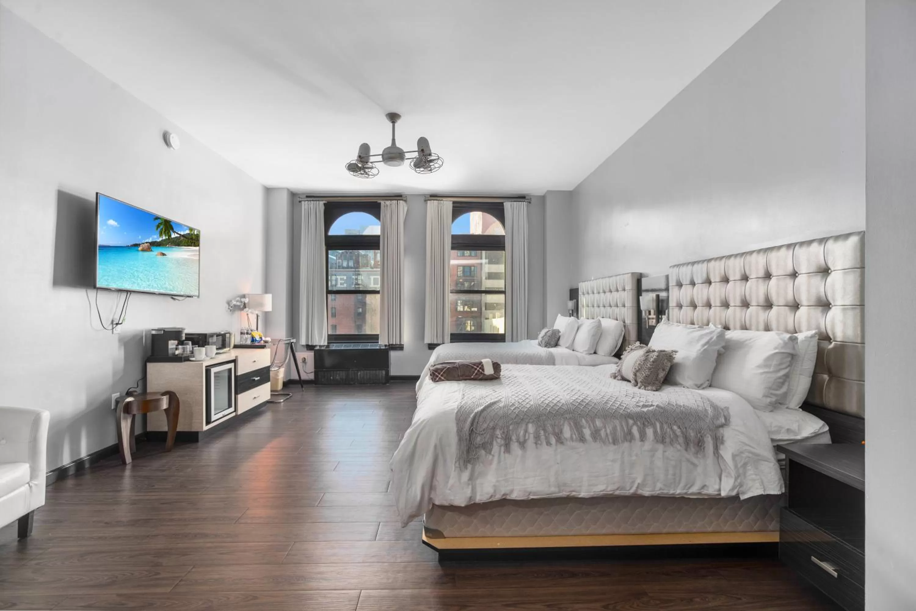 Photo of the whole room, Bed in Good Hotels Downtown Denver