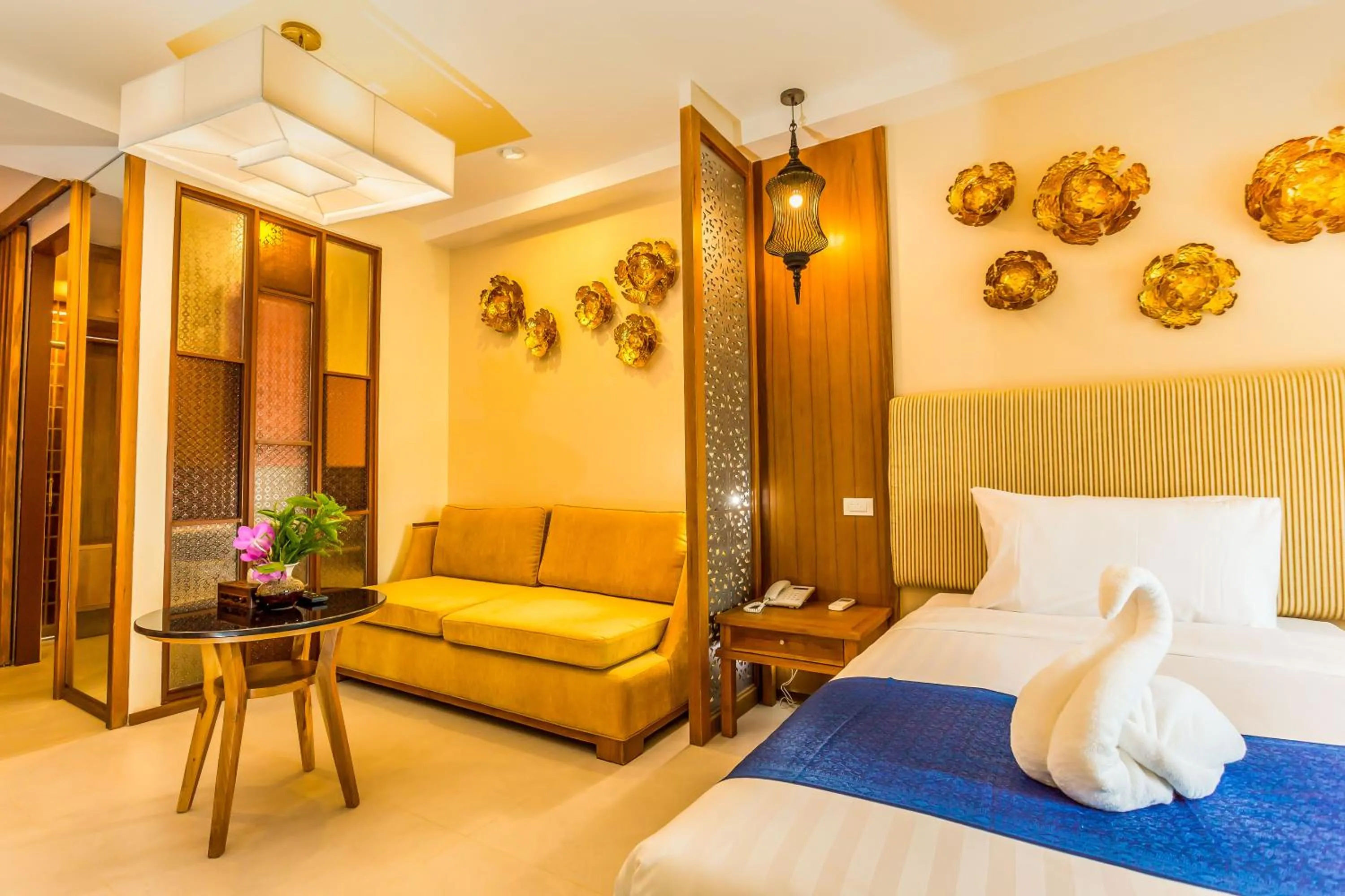 Bed in The Signature Hotel @ Thapae