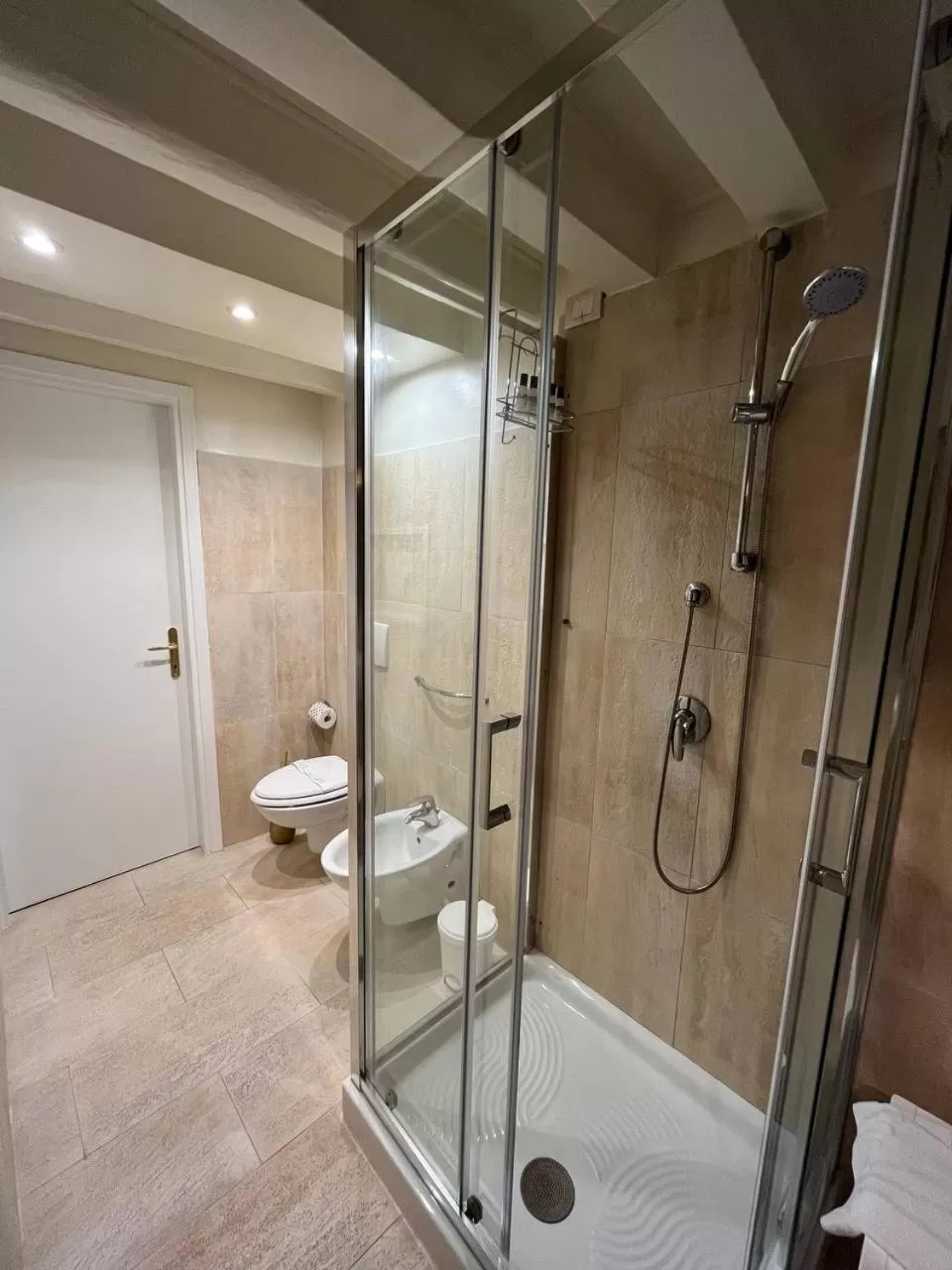 Shower in Corte del Doge di Rialto