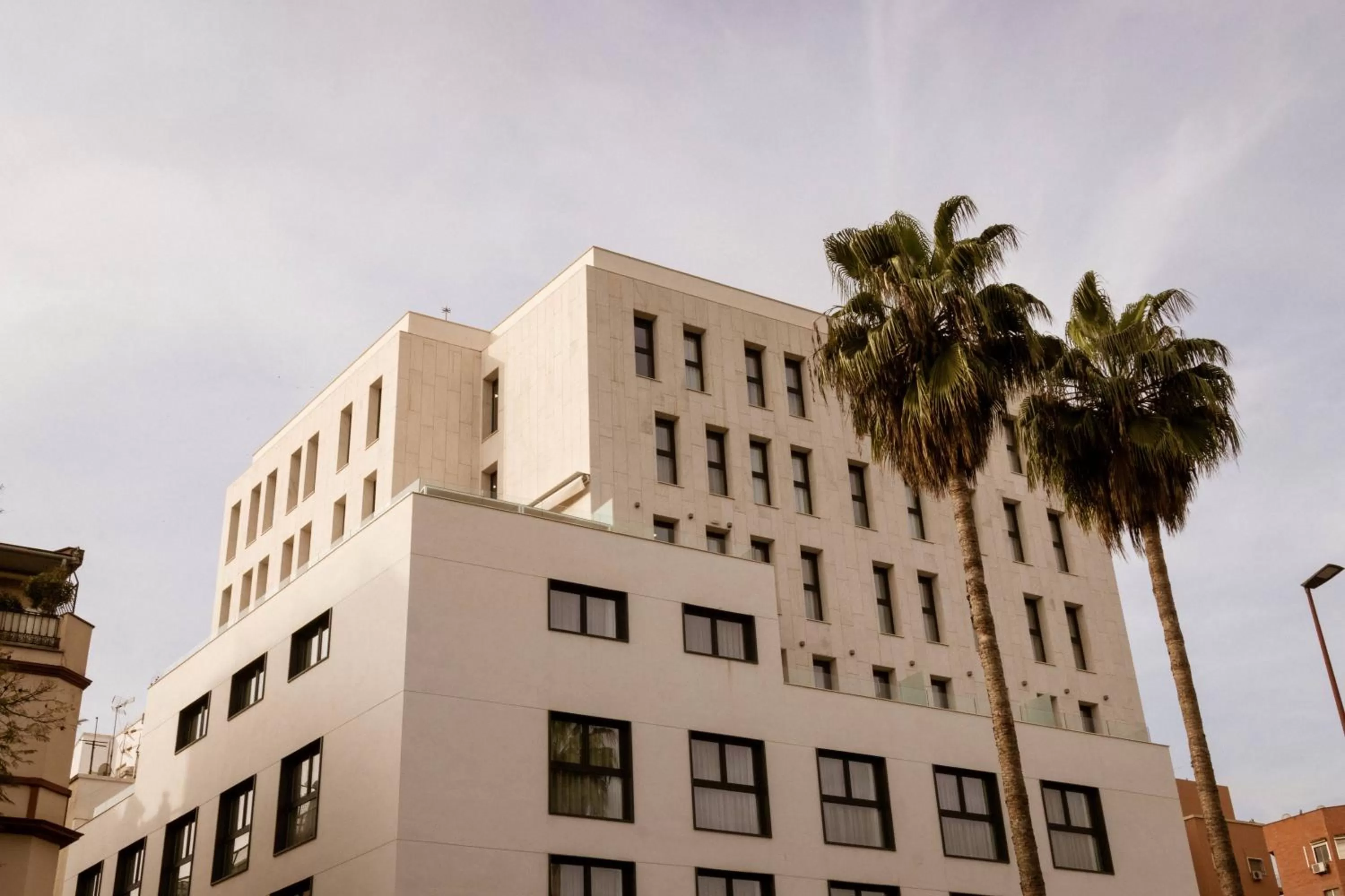 Facade/entrance in Petit Palace Vargas