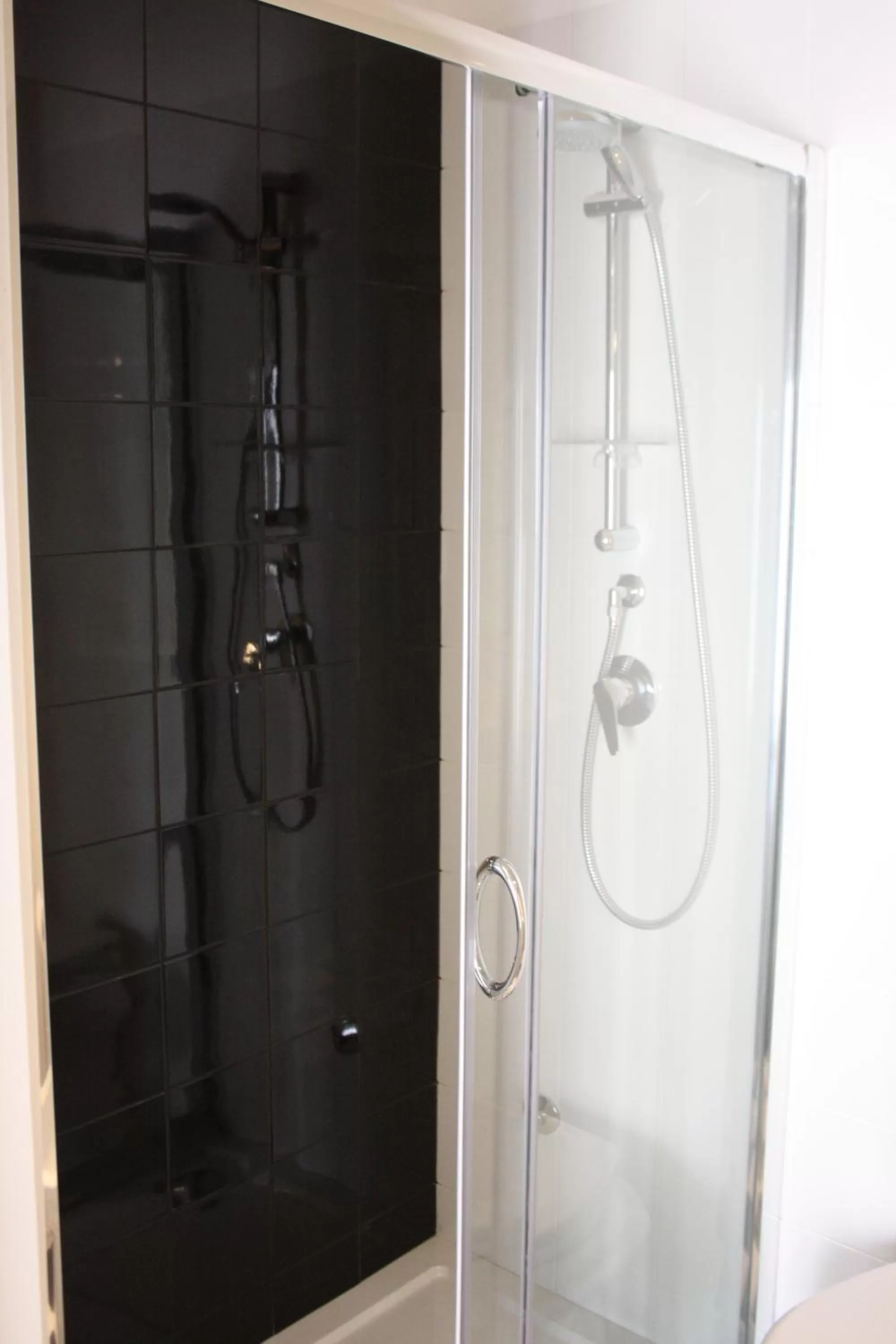 Shower, Bathroom in Interno 10