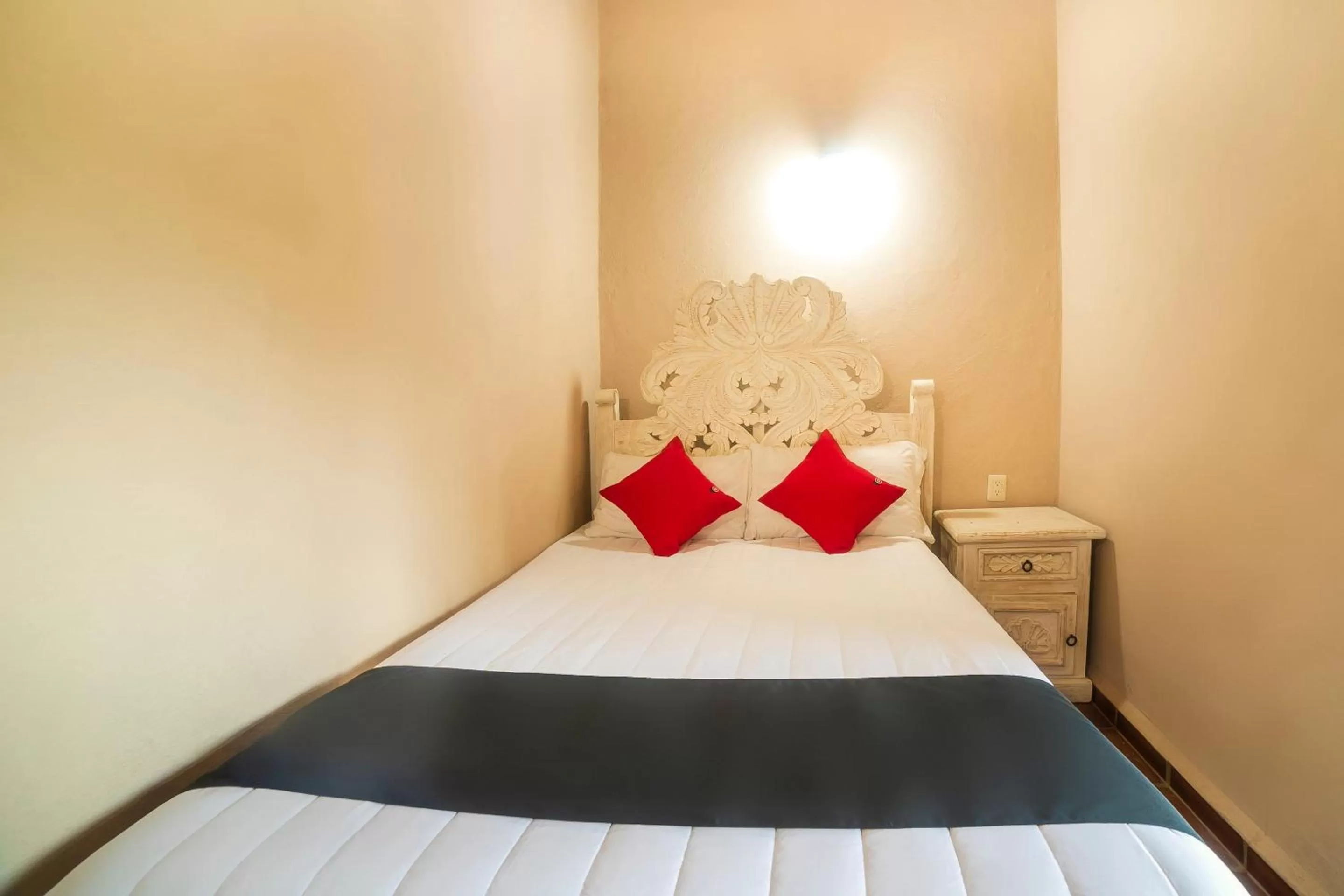 Bedroom, Bed in Hotel Rincon Soñado, Valle de Bravo