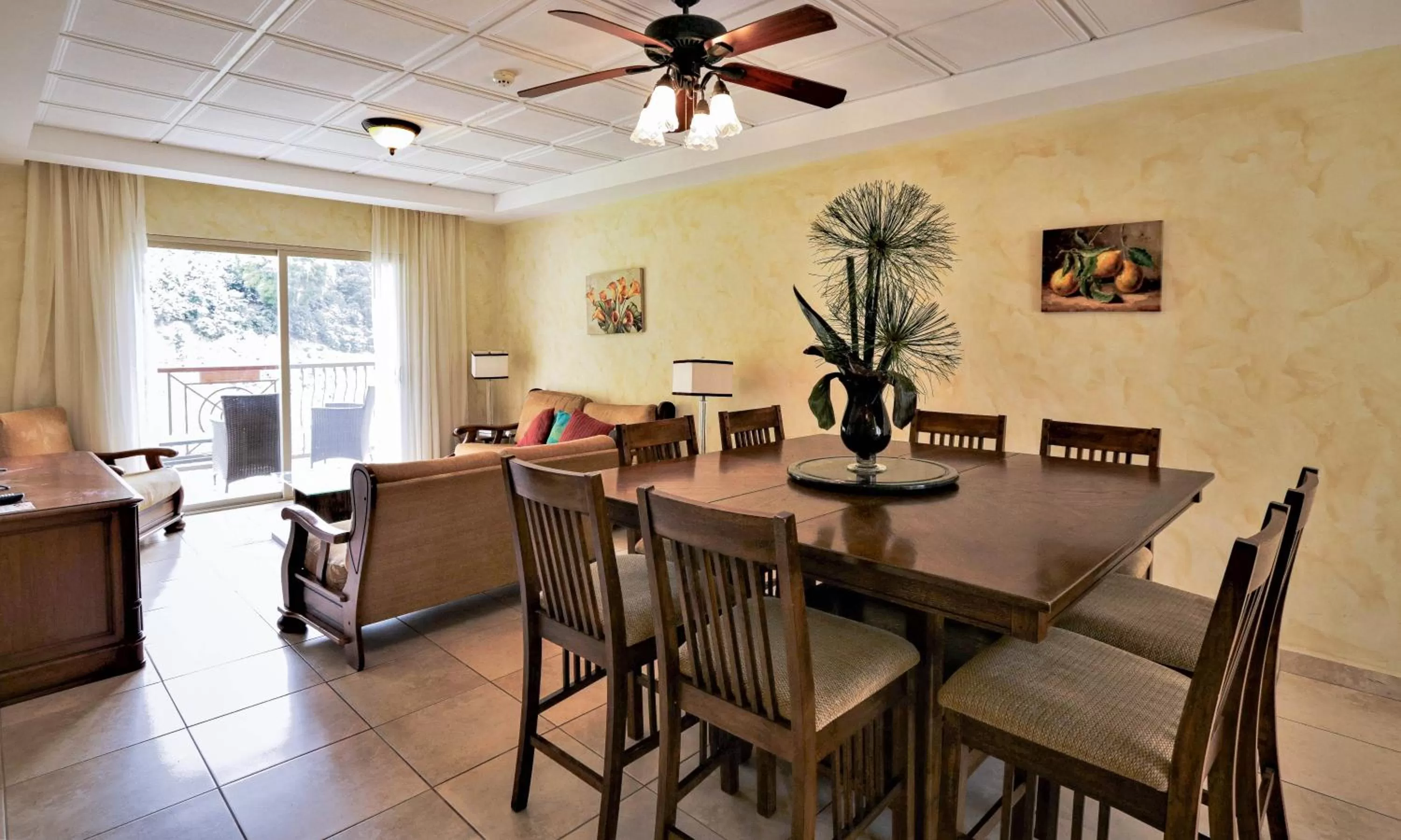 Three-Bedroom Suite in Hotel Valle del Rio