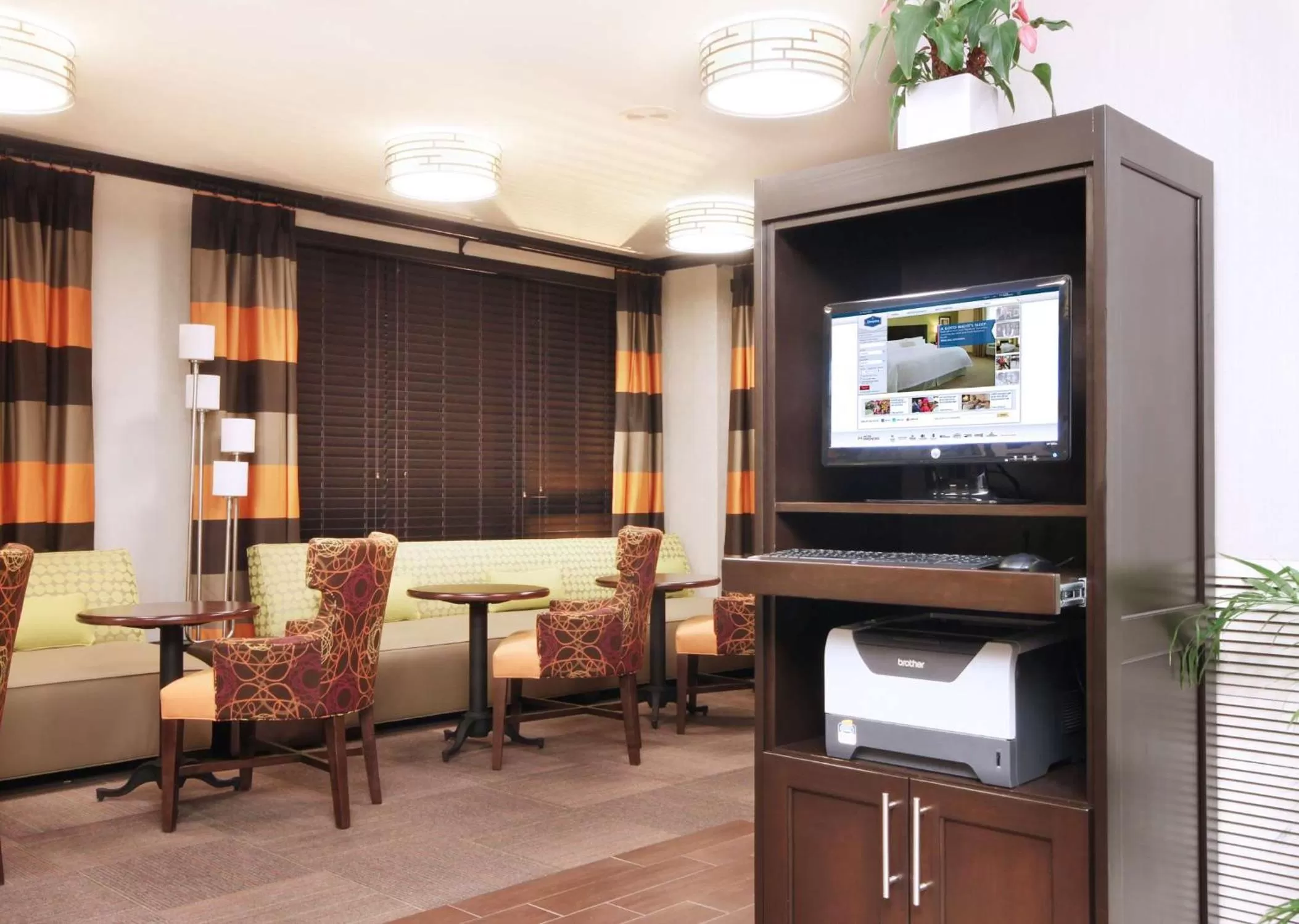 Business facilities in Hampton Inn Overland Park
