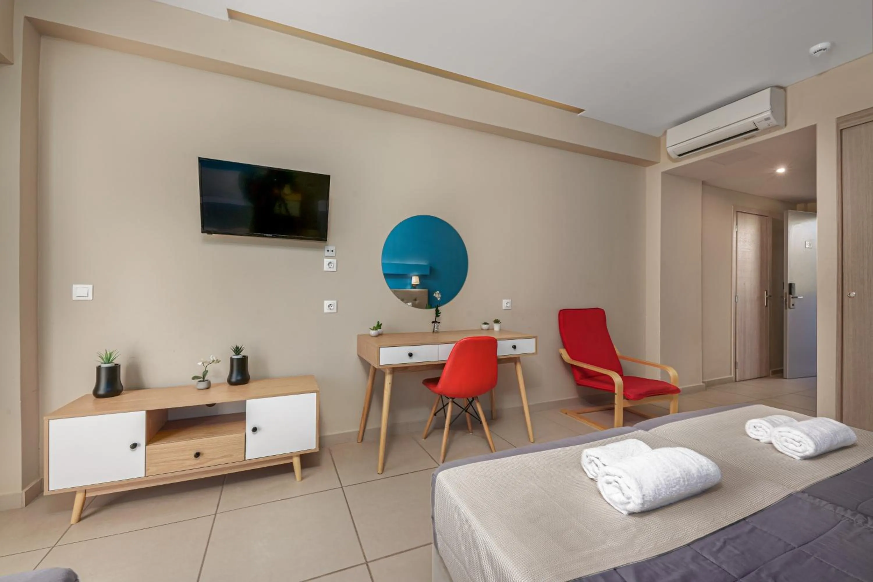 TV and multimedia, Bed in Poseidon Beach Hotel