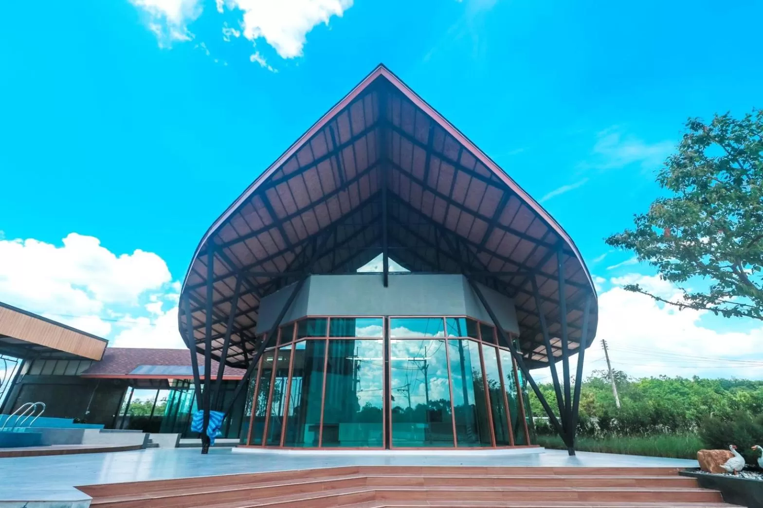 Swimming pool in Ps Sriphu Hotel
