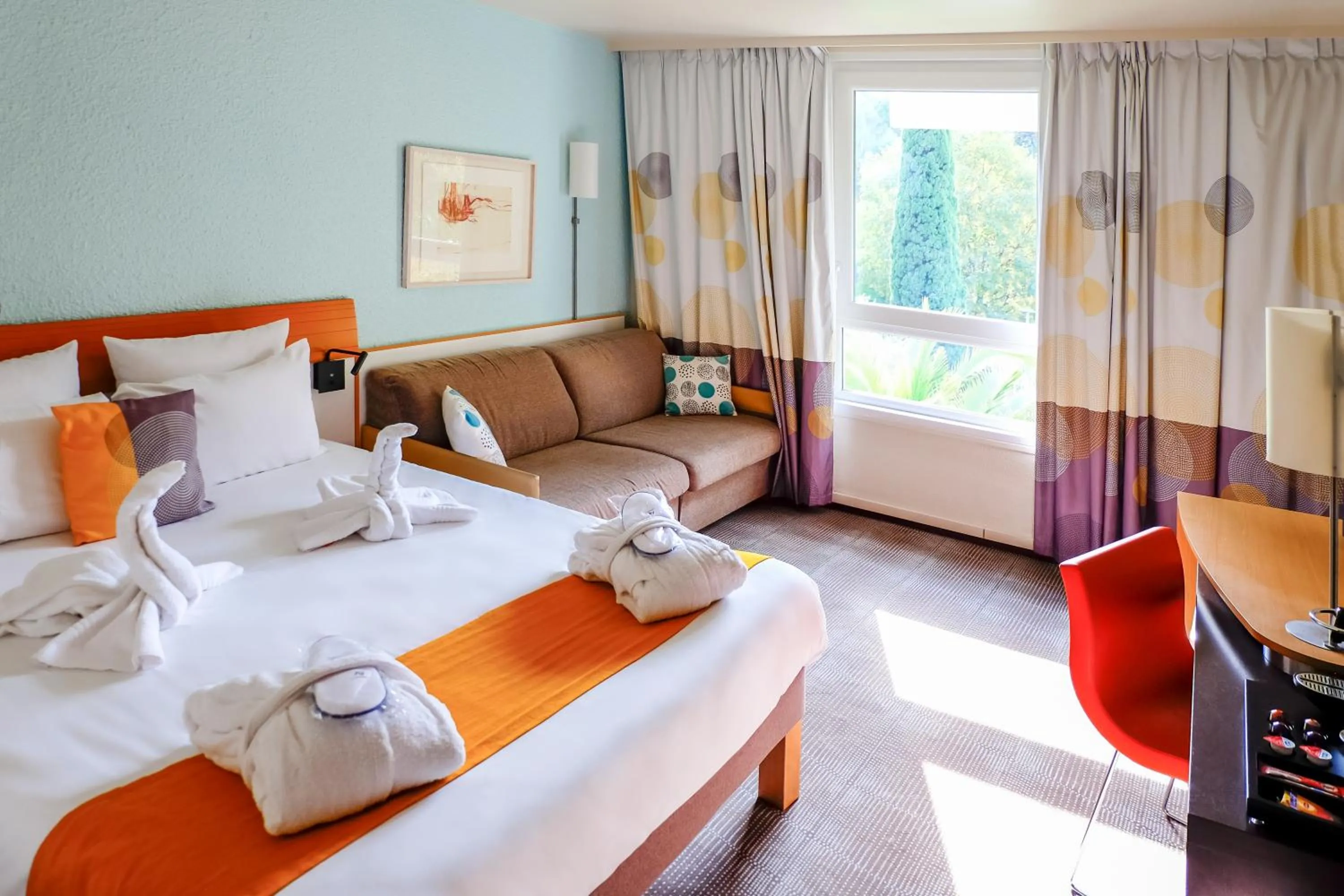 Photo of the whole room, Bed in Novotel Marseille Est Porte d'Aubagne