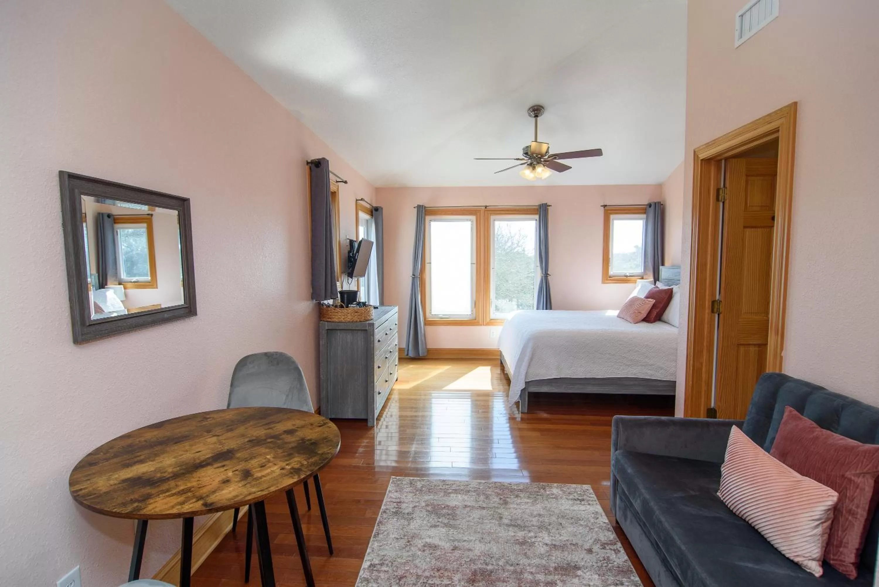 Bed in The Inn on Pamlico Sound