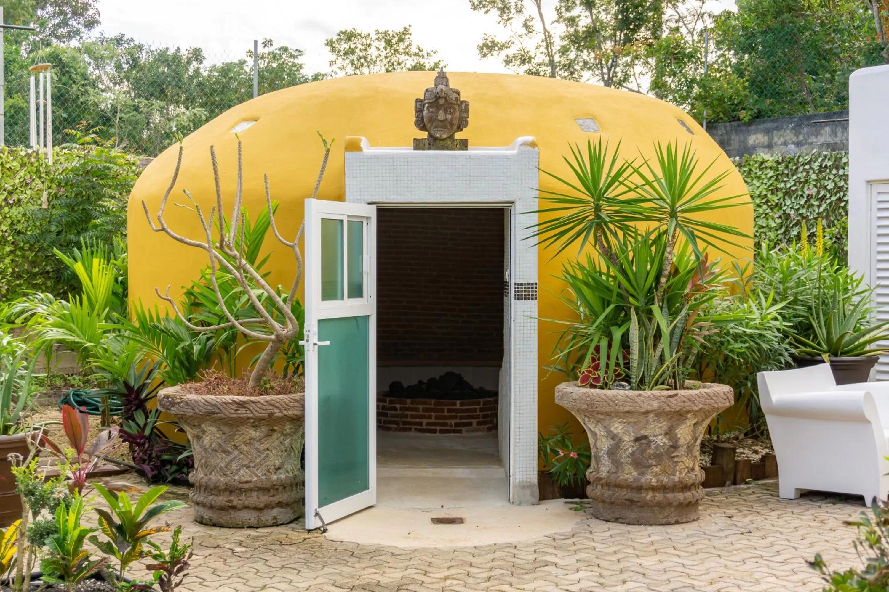 Steam room in Tsaakik Jungle Hotel & Spa