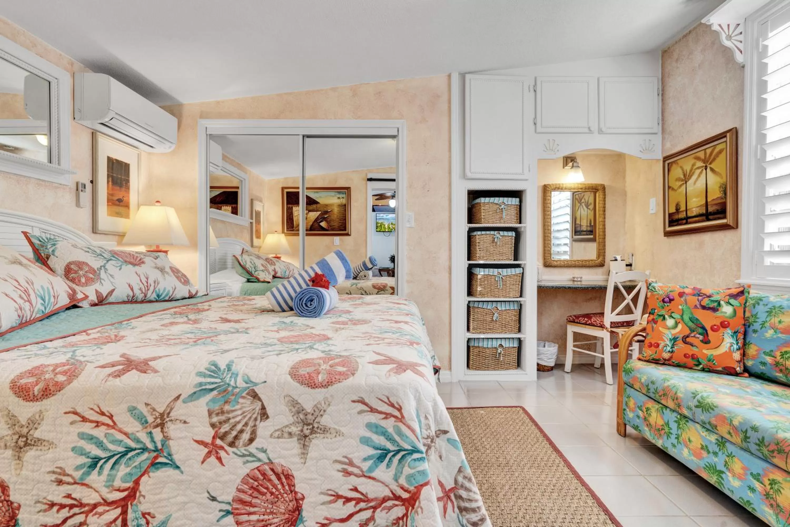 Bedroom, Bed in Island Bay Resort