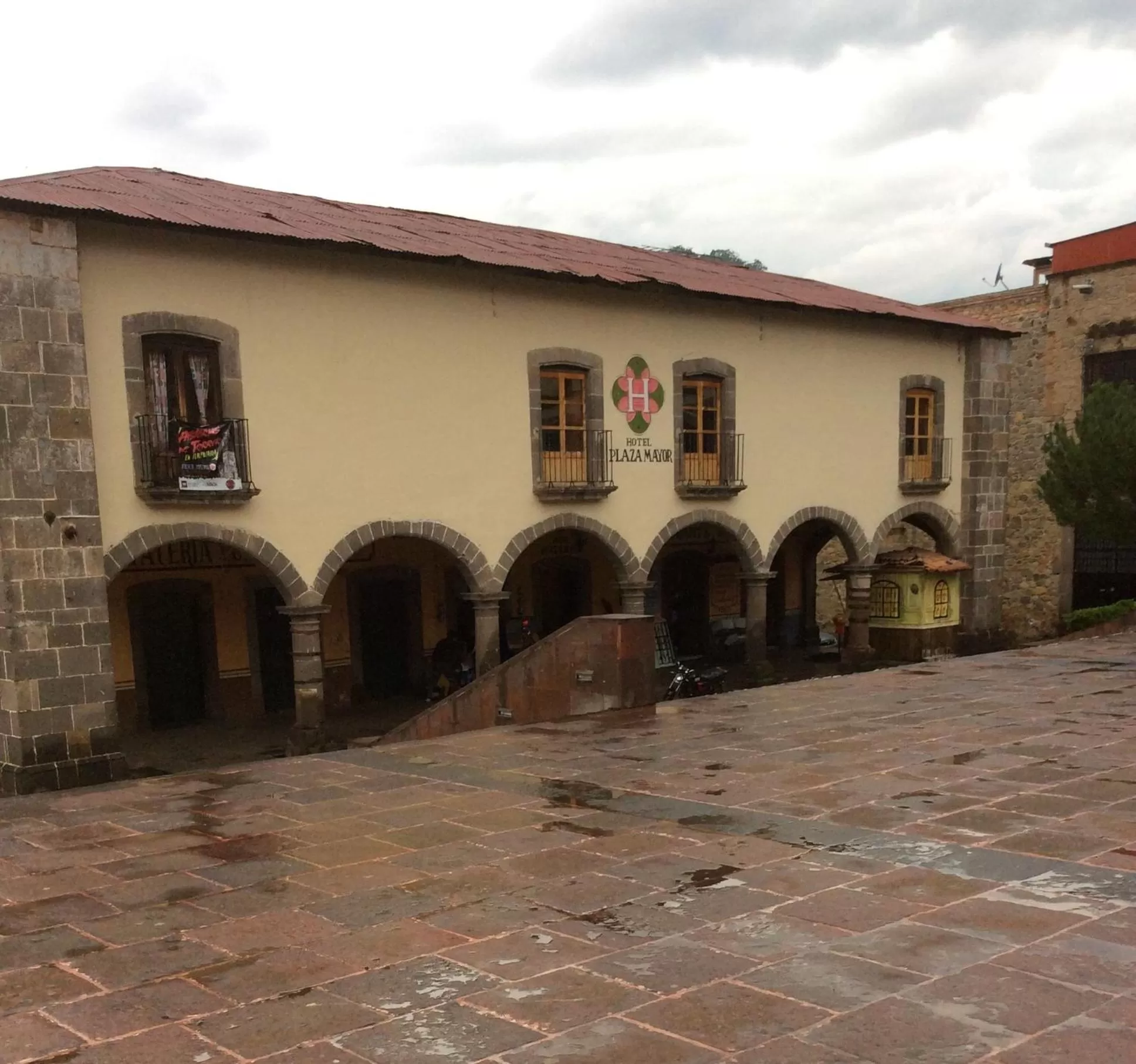 Facade/entrance, Property Building in Hotel Plaza Mayor