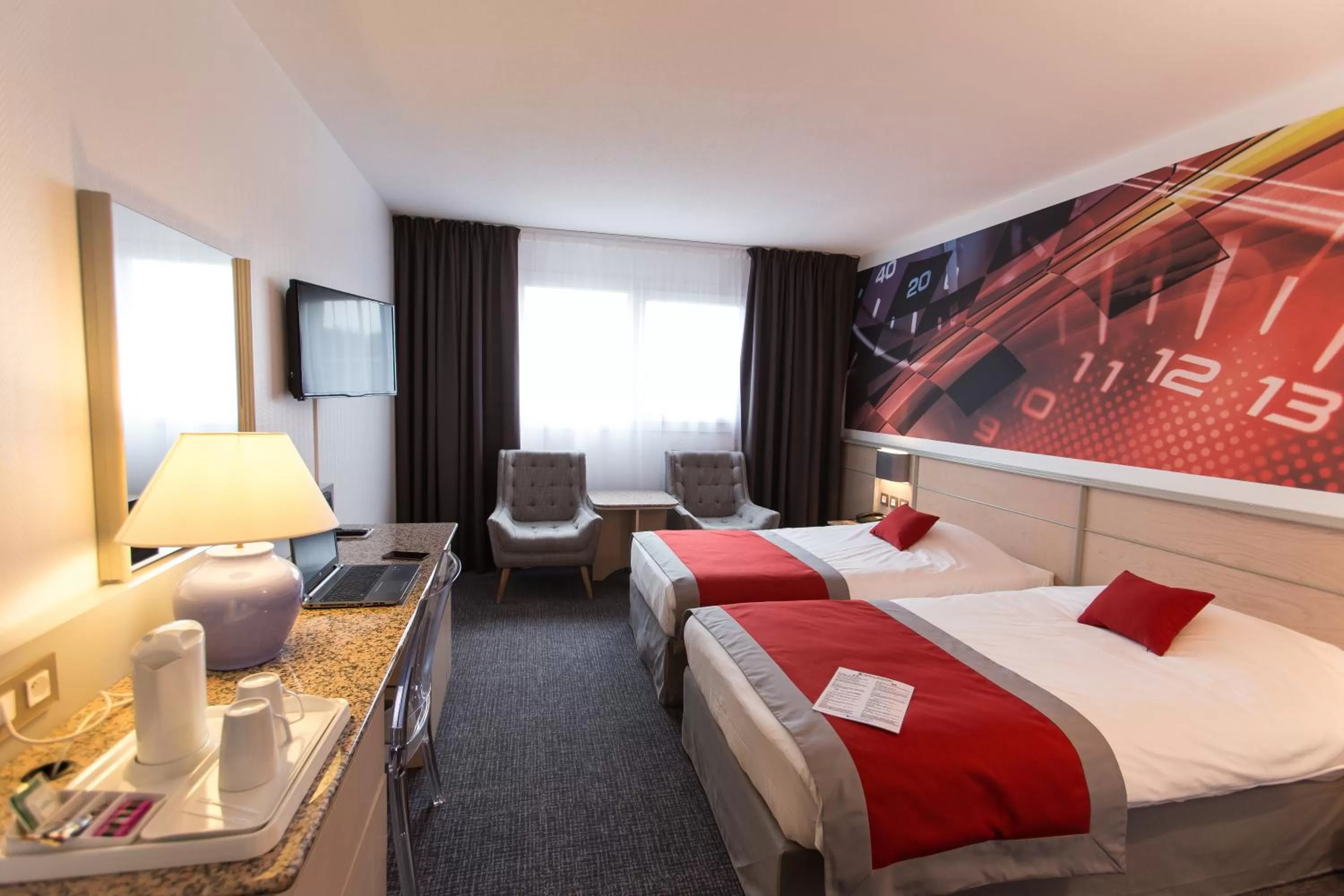 Toilet, Bed in Hotel Le Paddock