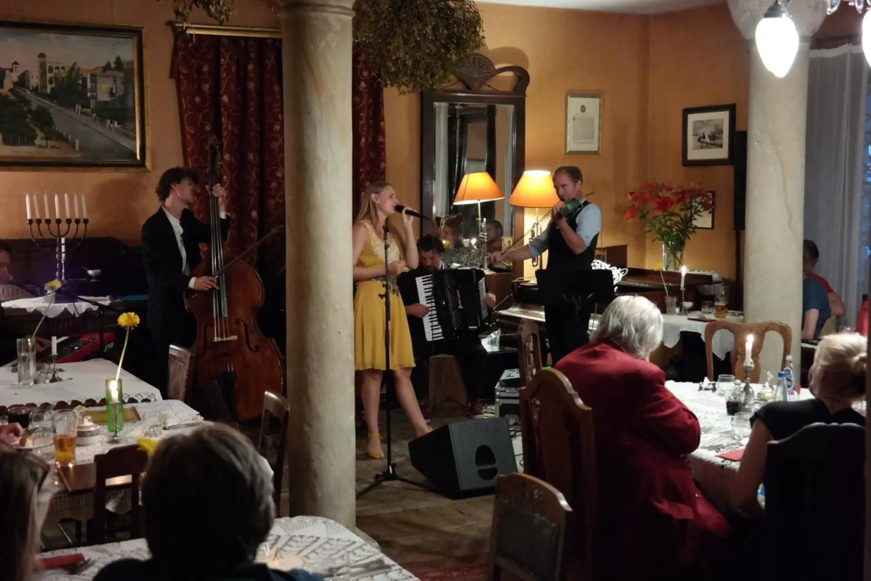 Restaurant/places to eat in Austeria Klezmer Hois