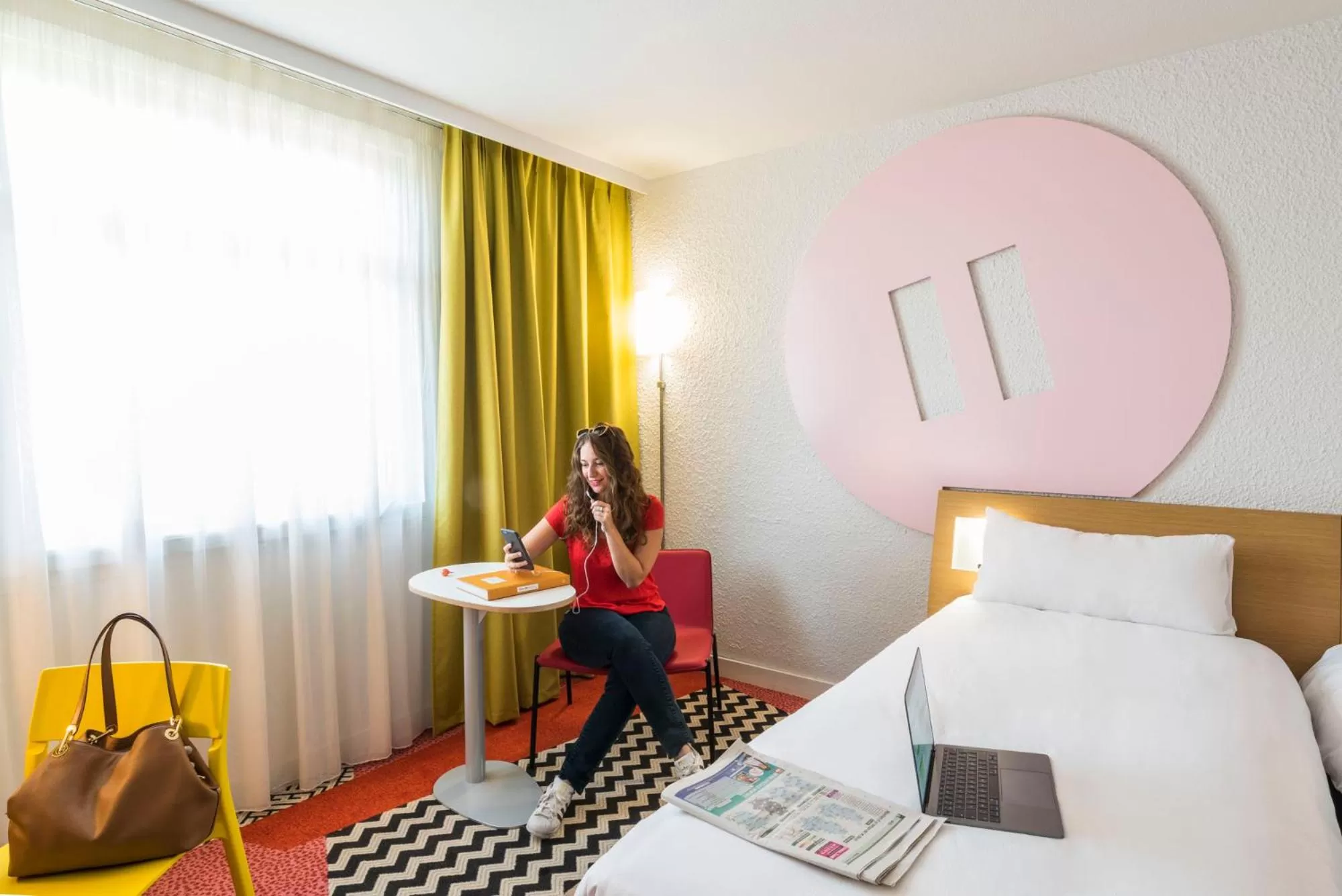 Staff, Bed in ibis Styles Lyon Bron Eurexpo