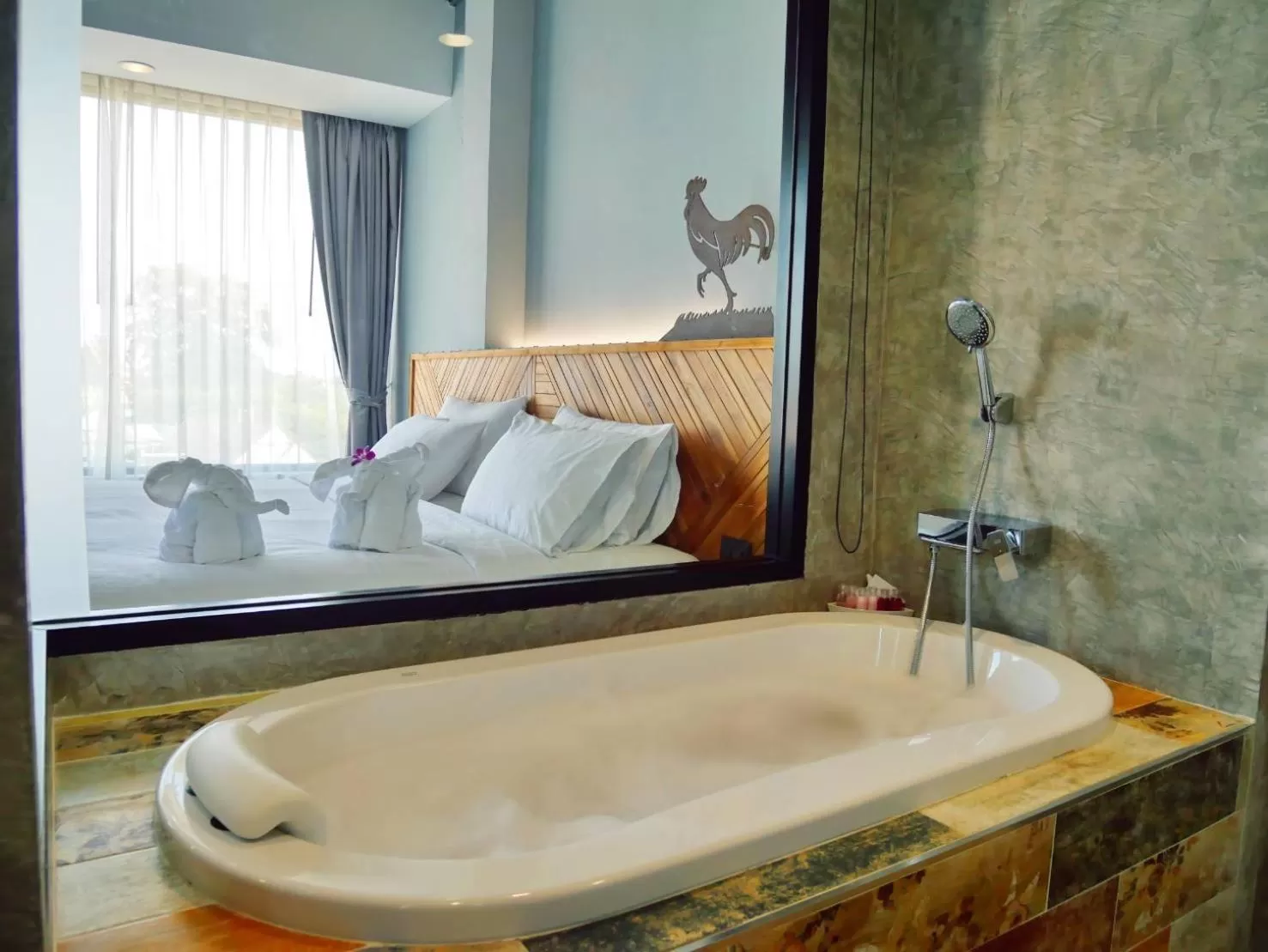 Deluxe King Room in OU HOTEL